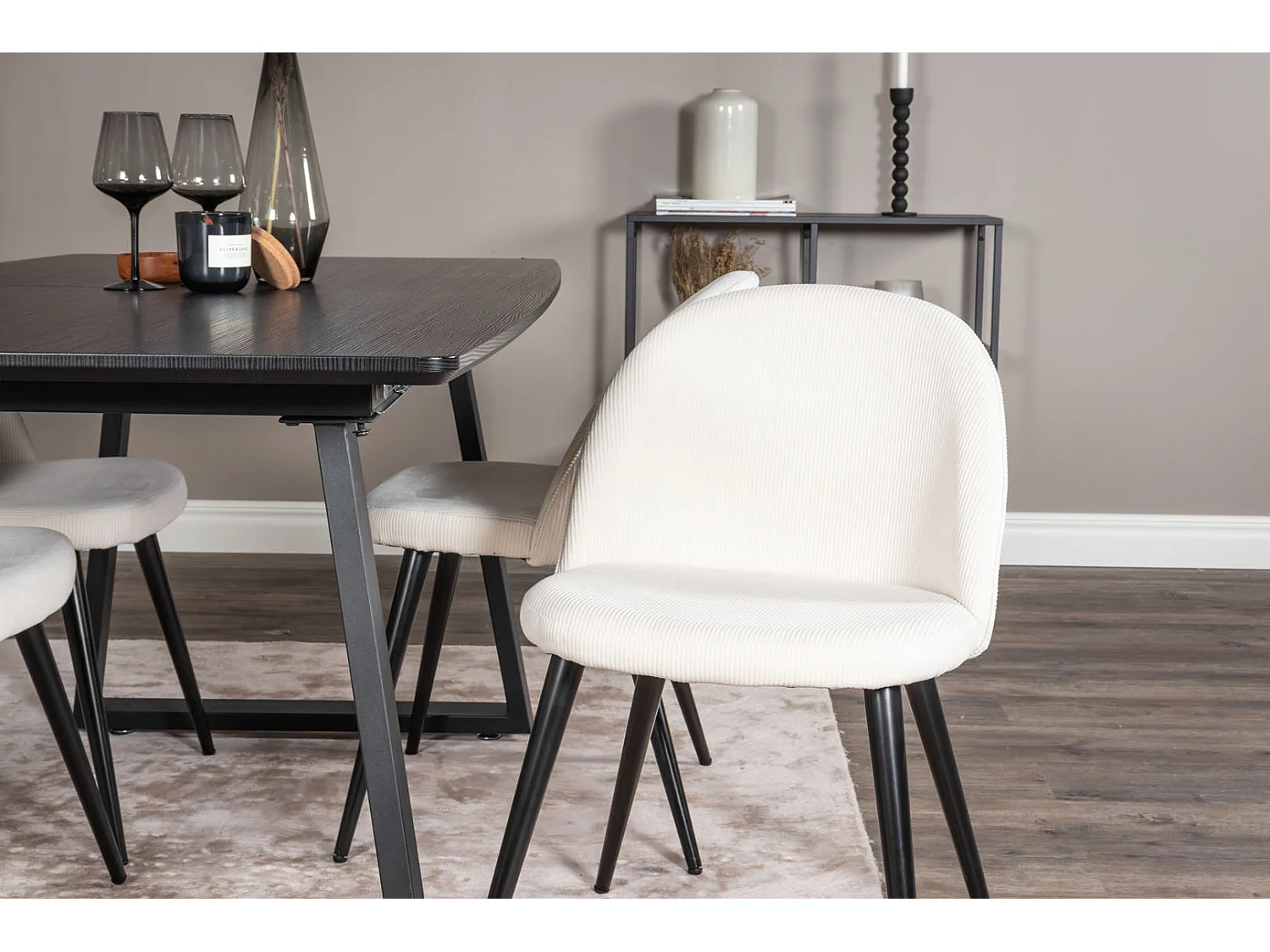 IncaBLBL ensemble table, table extensible longueur cm160 / 200 noir et 4 Velvet chaises Velours côtelé beige, noir.