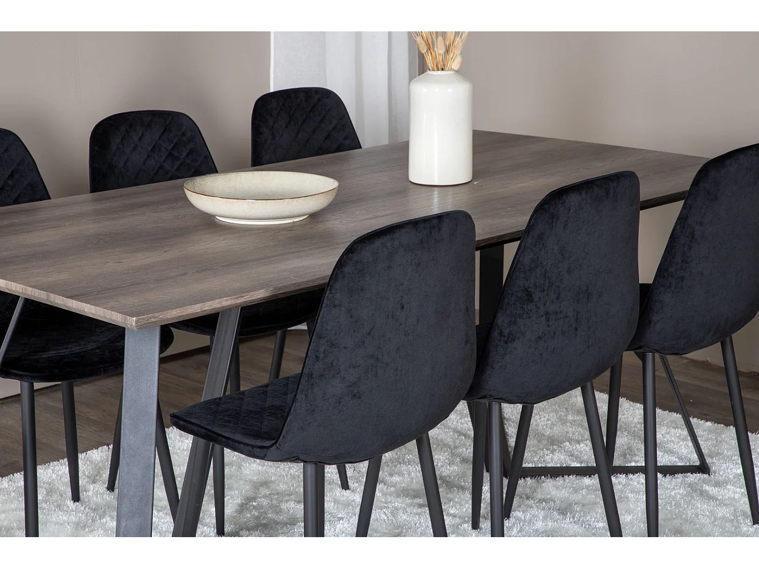 MarinaGRBL Essgruppe Esstisch El Holz dekor grau und 6 Polar Diamond Esszimmerstühle Velour schwarz.