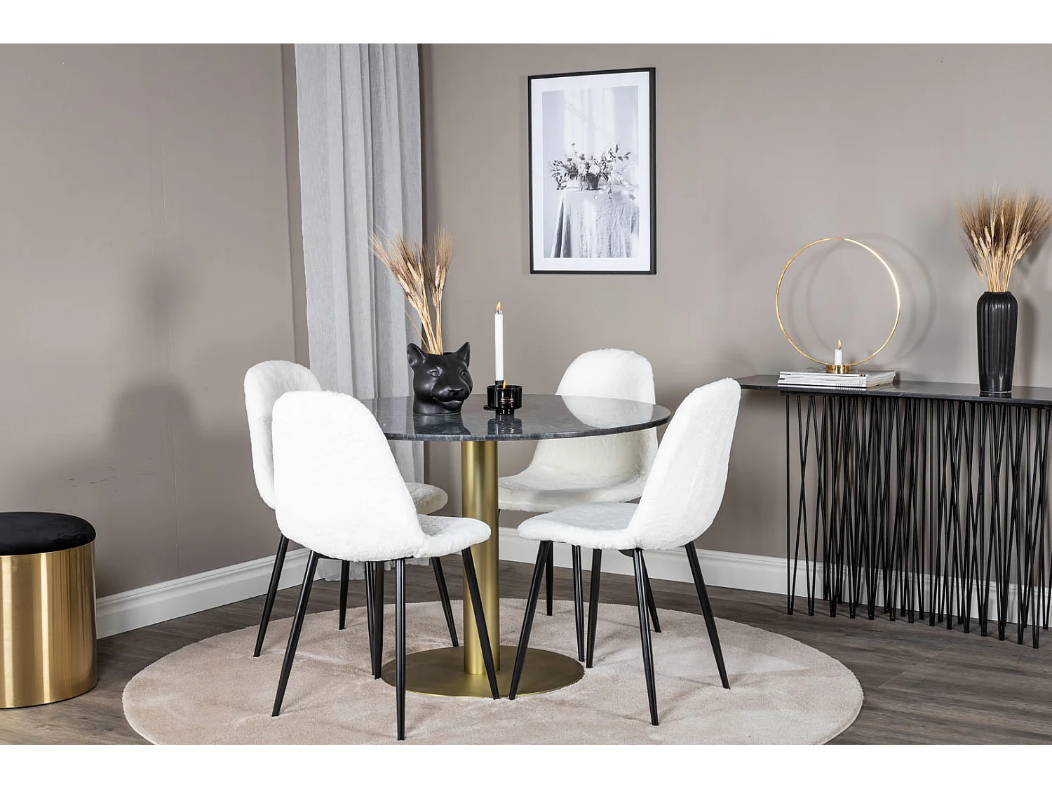 EstelleØ106BLBR ensemble table, table noir, marbre et 4 Polar Fluff chaises Teddy blanc.