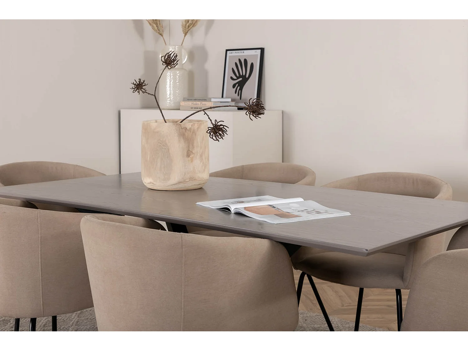 PiazzaGRBL ensemble table, table gris et 6 Berit chaises beige.