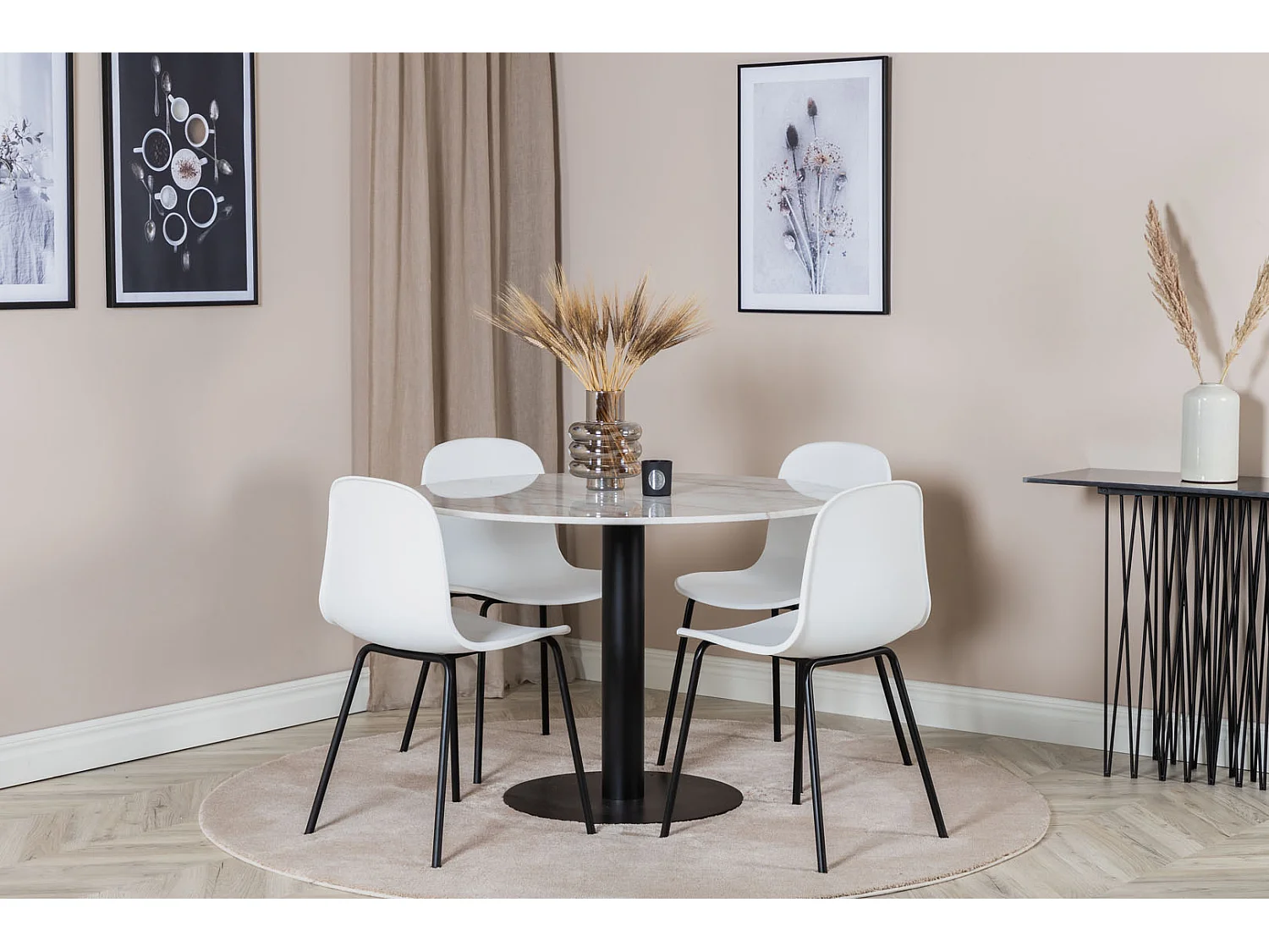 EstelleØ106WHBL eethoek eetkamertafel wit, marmer en 4 Arctic eetkamerstal wit, zwart.