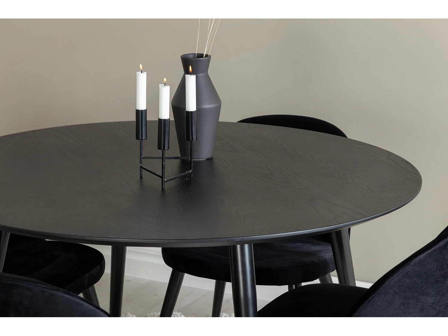 DippØ115BLBR Essgruppe Esstisch schwarz und 4 Velvet Esszimmerstühle Velour schwarz, Messing dekor.