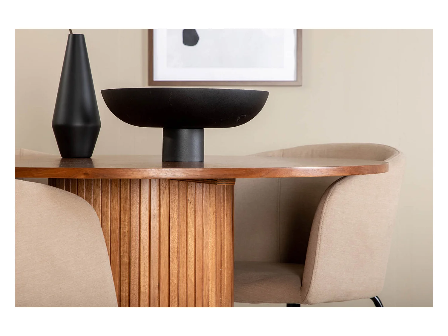 BiancaROWA Essgruppe Esstisch Eiche Furnier und 4 Berit Esszimmerstühle beige.