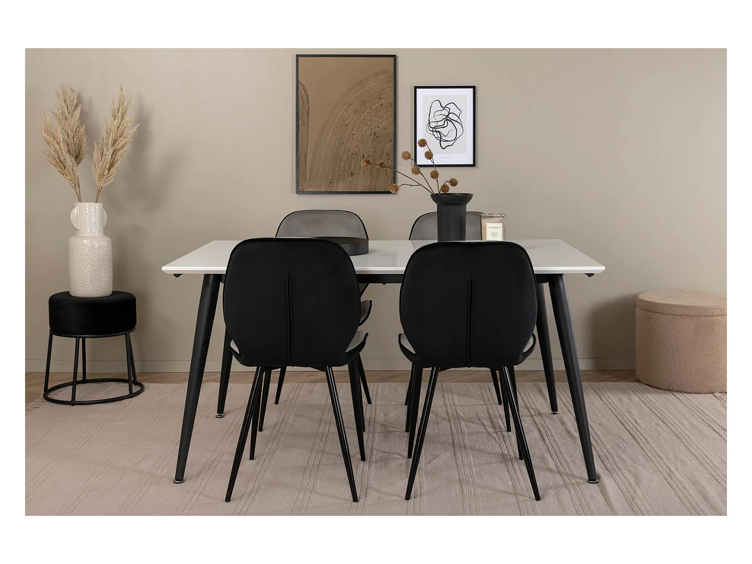 Jimmy150 eethoek eetkamertafel uitschuifbare tafel lengte cm 150 / 240 wit en 4 Emma eetkamerstal velours grijs,zwart.