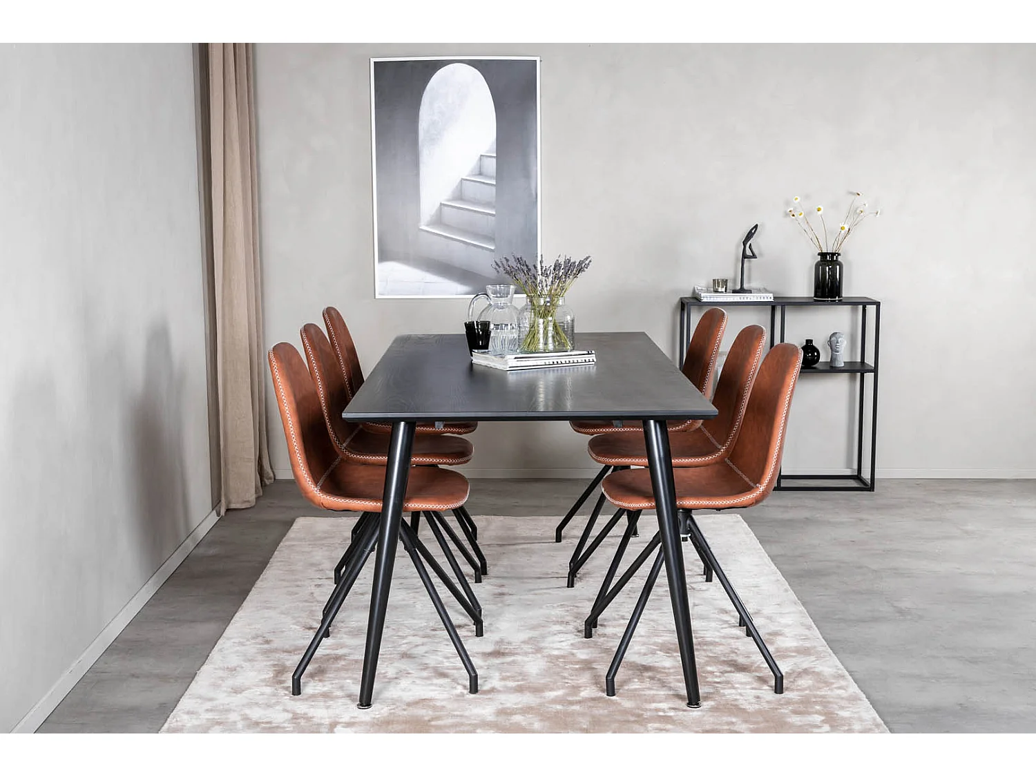 Dipp180x90BLBL eethoek eetkamertafel zwart en 6 Polar eetkamerstal PU kunstleer bruin.