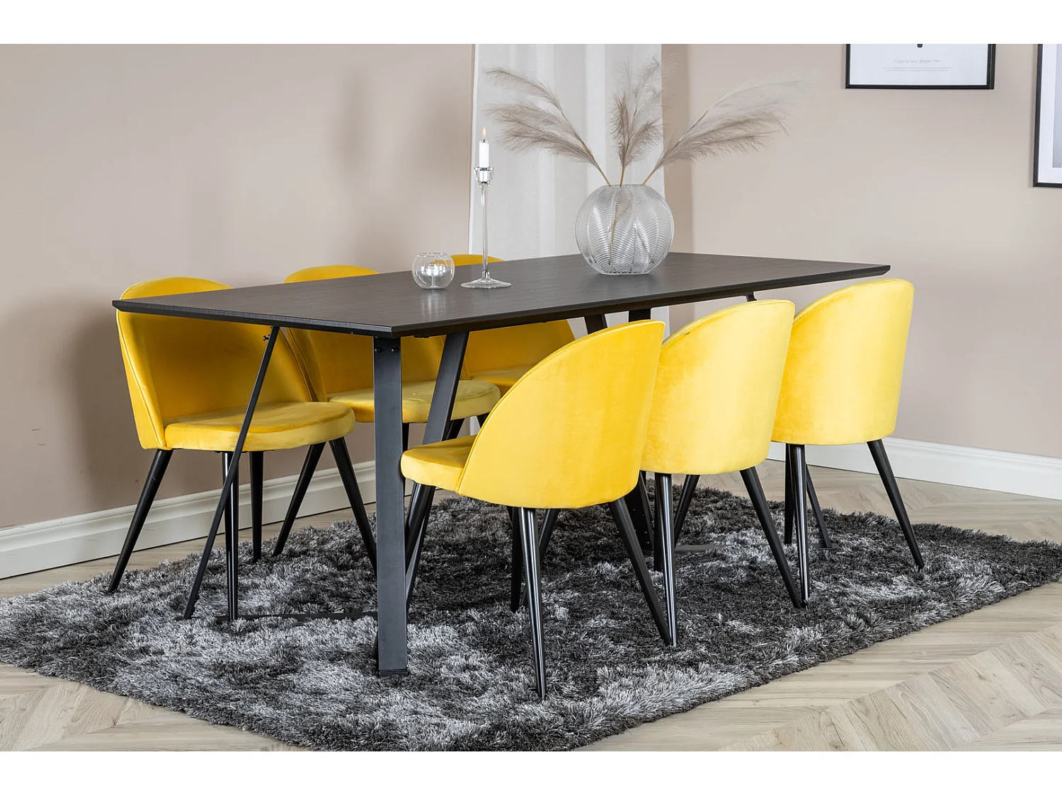 MarinaBLBL ensemble table, table noir et 6 Velvet chaises Velours jaune, noir.