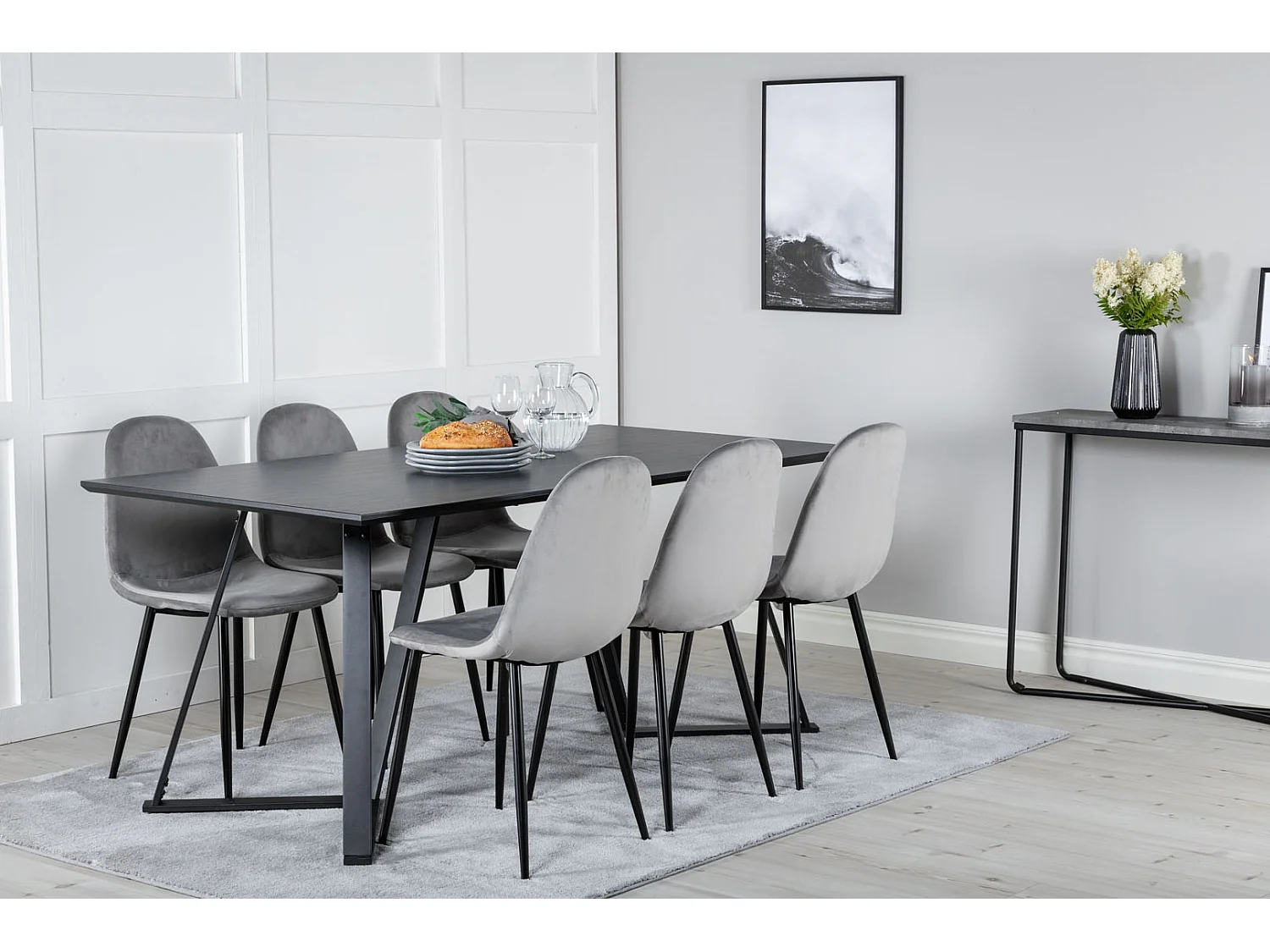 MarinaBLBL ensemble table, table noir et 6 Polar chaises Velours gris.