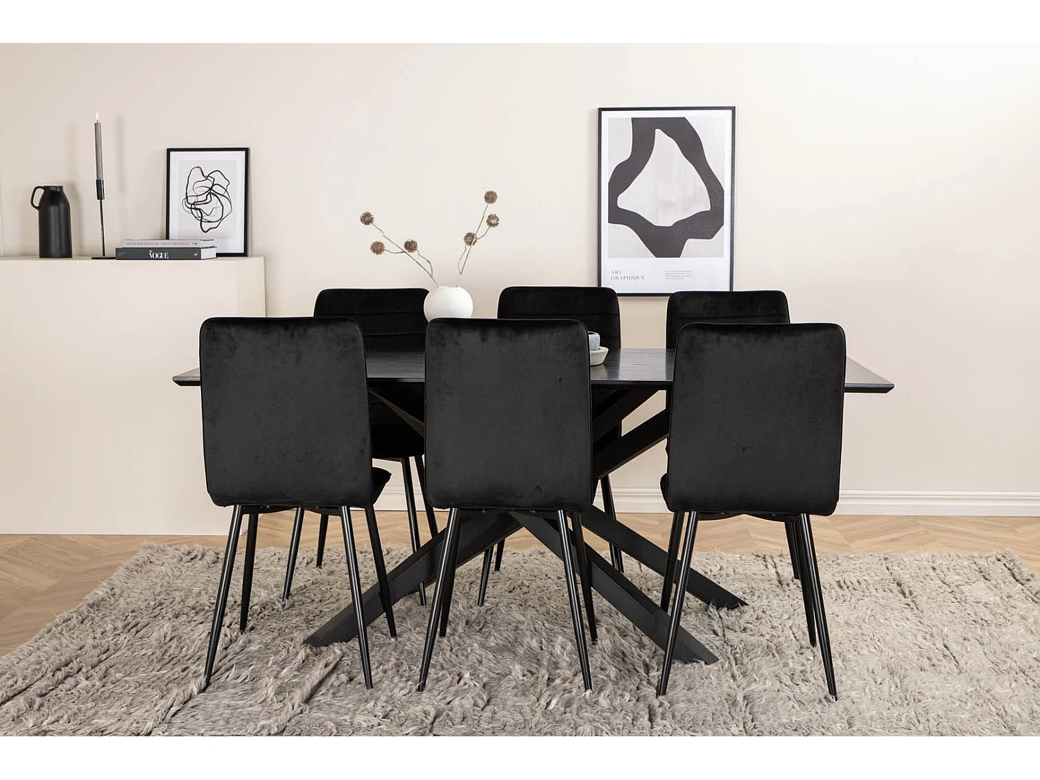 PiazzaBLBL eethoek eetkamertafel zwart en 6 Windu Lyx eetkamerstal velours zwart.