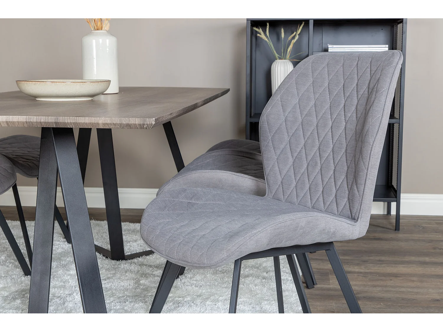 MarinaGRBL ensemble table, table El bois décor gris et 6 Gemma chaises gris.