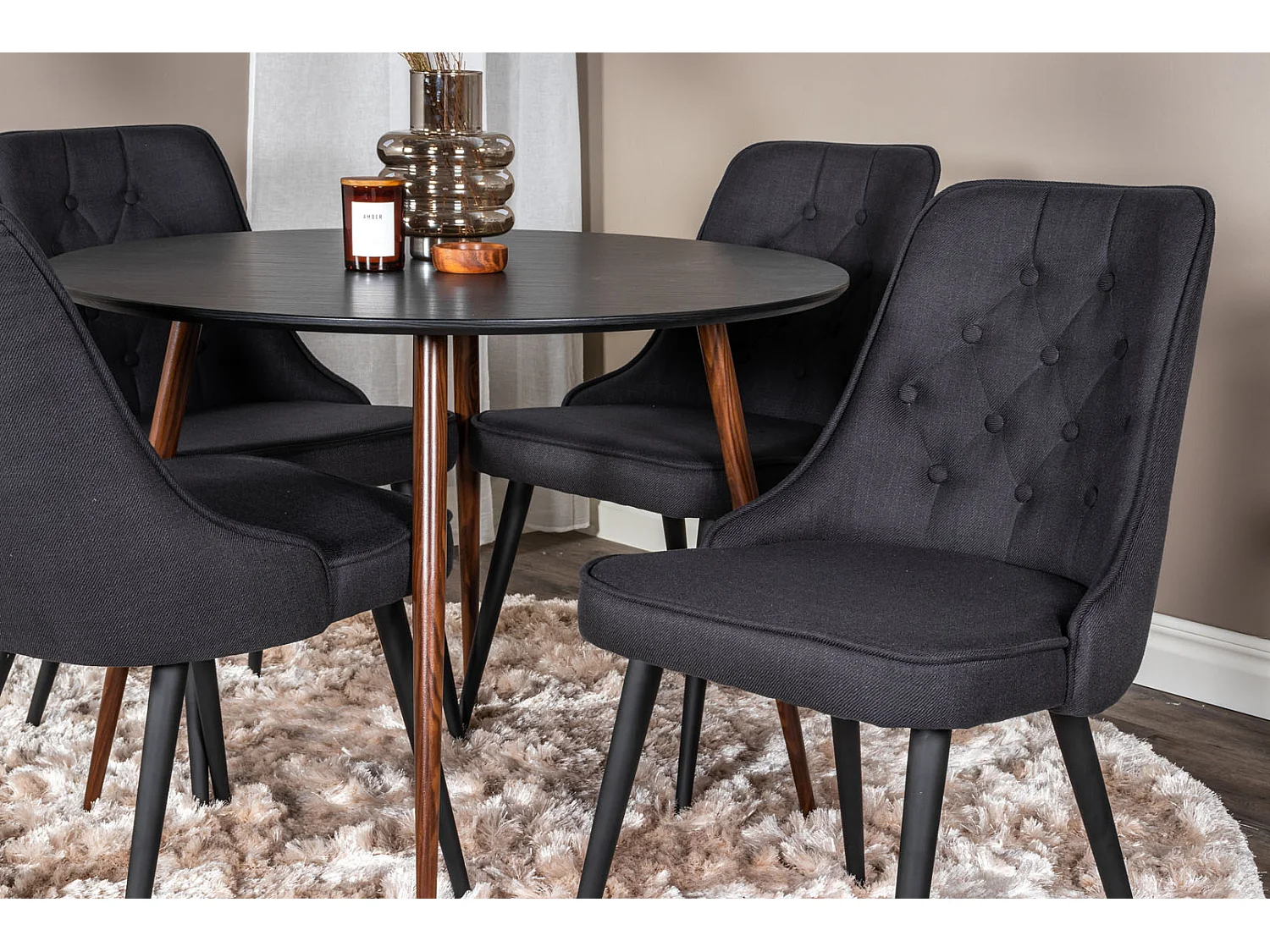 PlazaBLWA100 Essgruppe Esstisch schwarz und 4 Velvet Deluxe Esszimmerstühle schwarz.