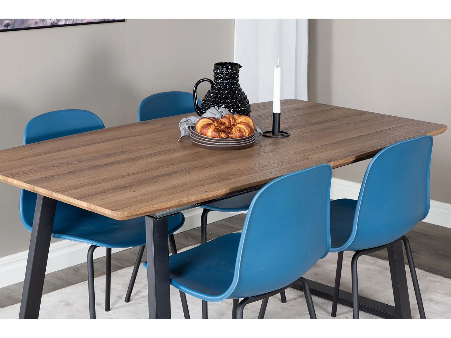 IncaNABL eethoek eetkamertafel uitschuifbare tafel lengte cm 160 / 200 el hout decor en 4 Arctic eetkamerstal blauw, zwart.
