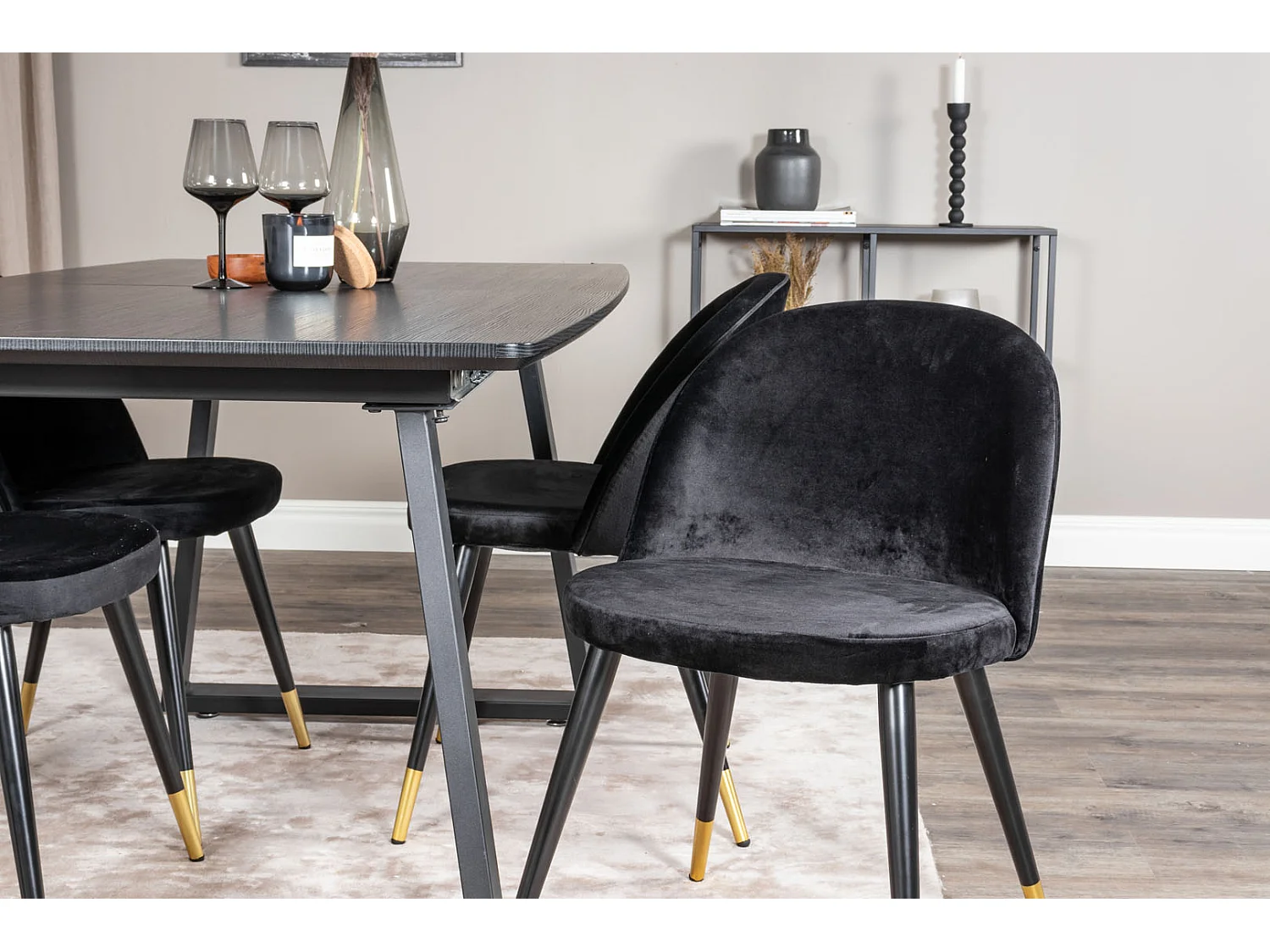 IncaBLBL ensemble table, table extensible longueur cm160 / 200 noir et 4 Velvet chaises Velours noir, laiton décor.