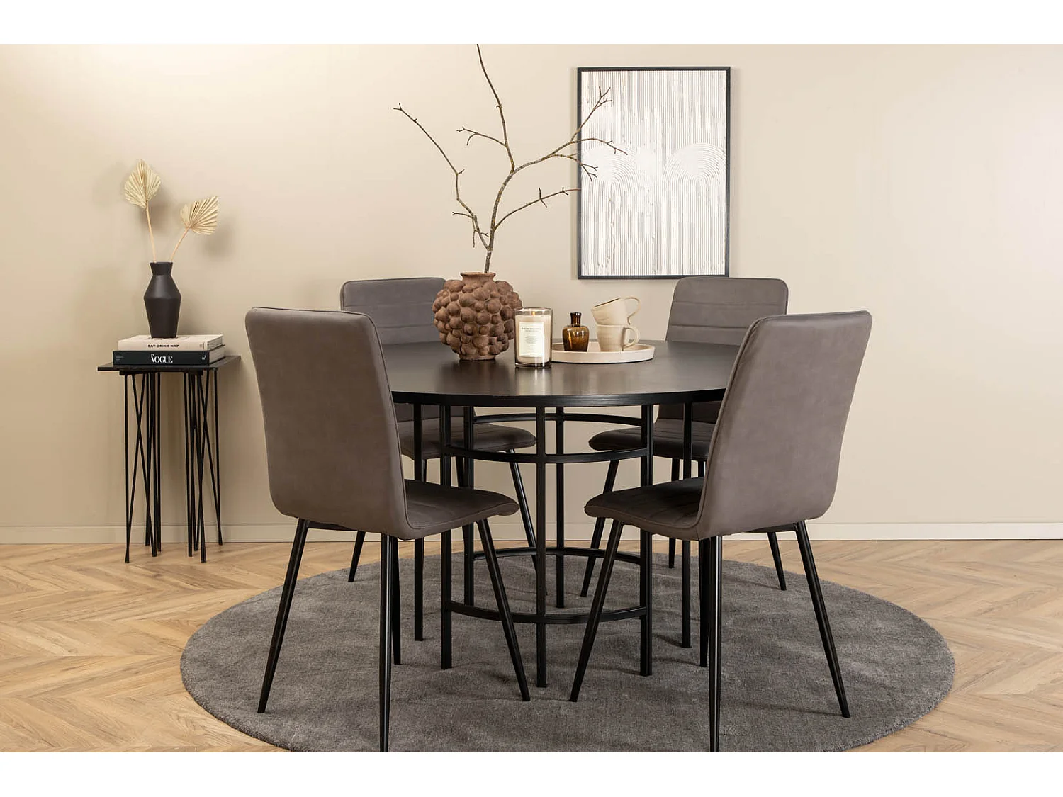 Copenhagen ensemble table, table marron et 4 Windu Lyx chaises gris.