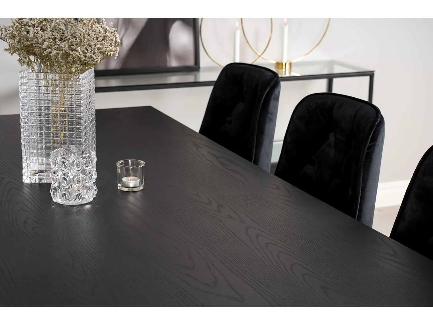 Dipp180x90BLBR eethoek eetkamertafel zwart en 6 Velvet Deluxe eetkamerstal velours zwart, messing decor.