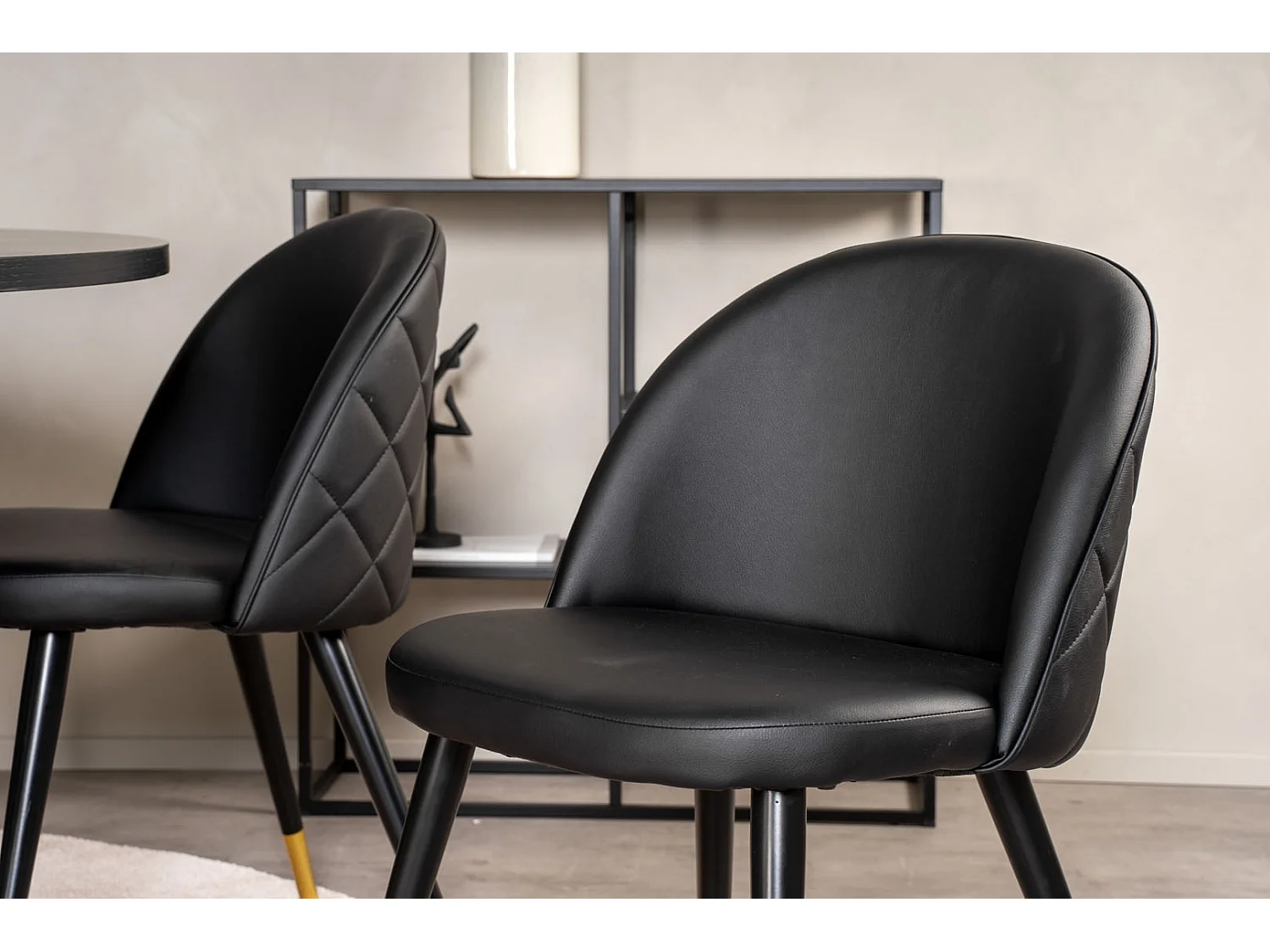 Copenhagen ensemble table, table marron et 6 Velvet chaises Similicuir PU noir.