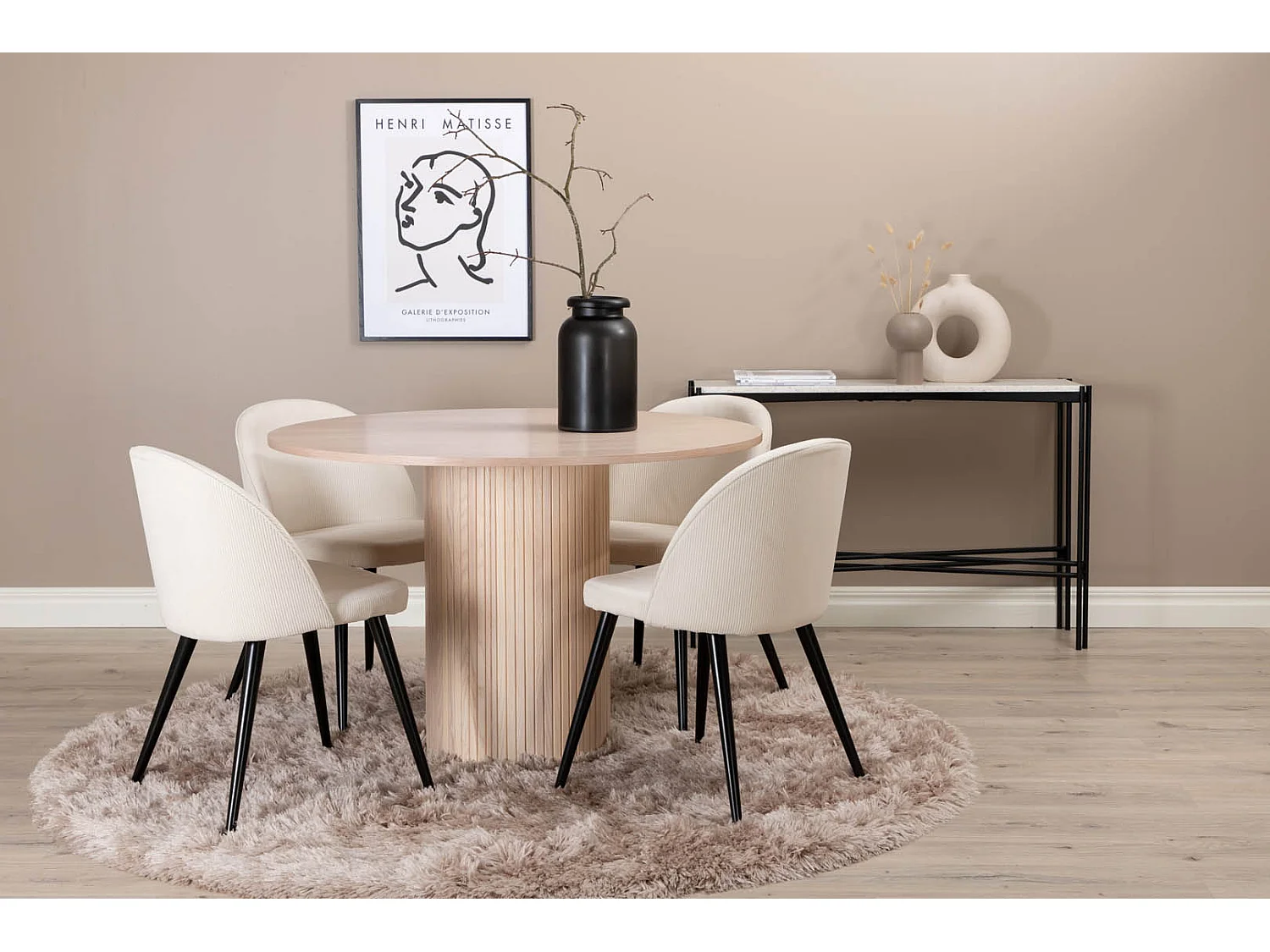 BiancaROWW ensemble table, table chêne plaqué blanc washed et 4 Velvet chaises Velours côtelé beige, noir.
