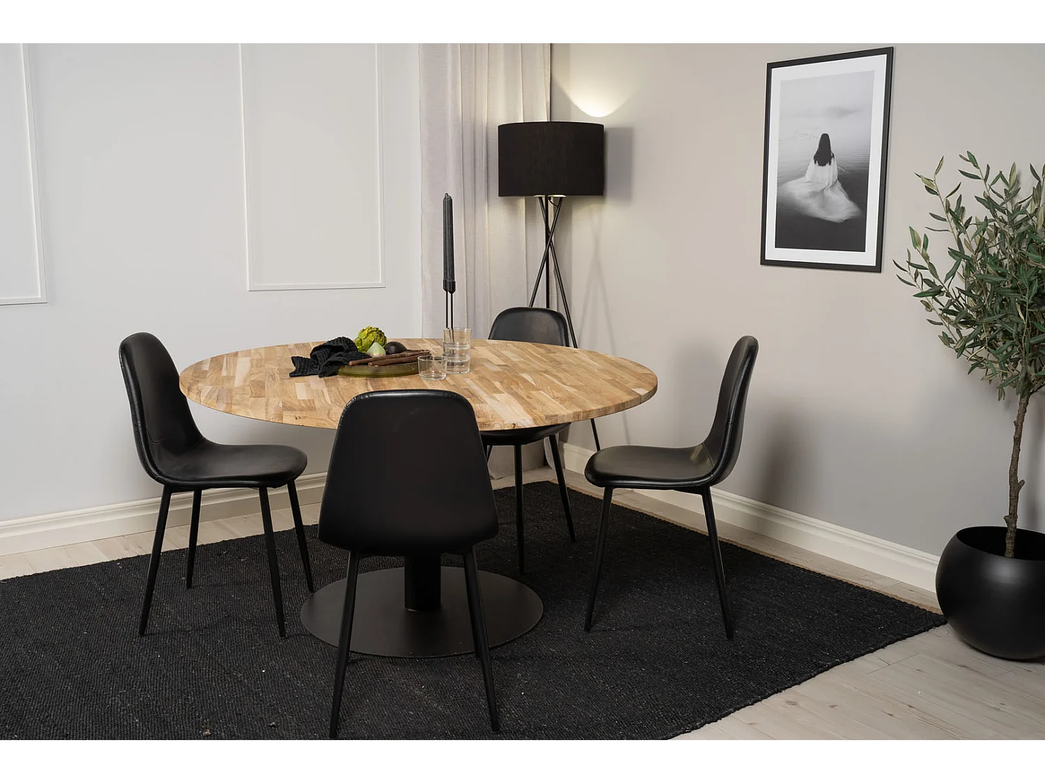 Cirebon140 ensemble table, table teck et 4 Polar chaises Similicuir PU noir.