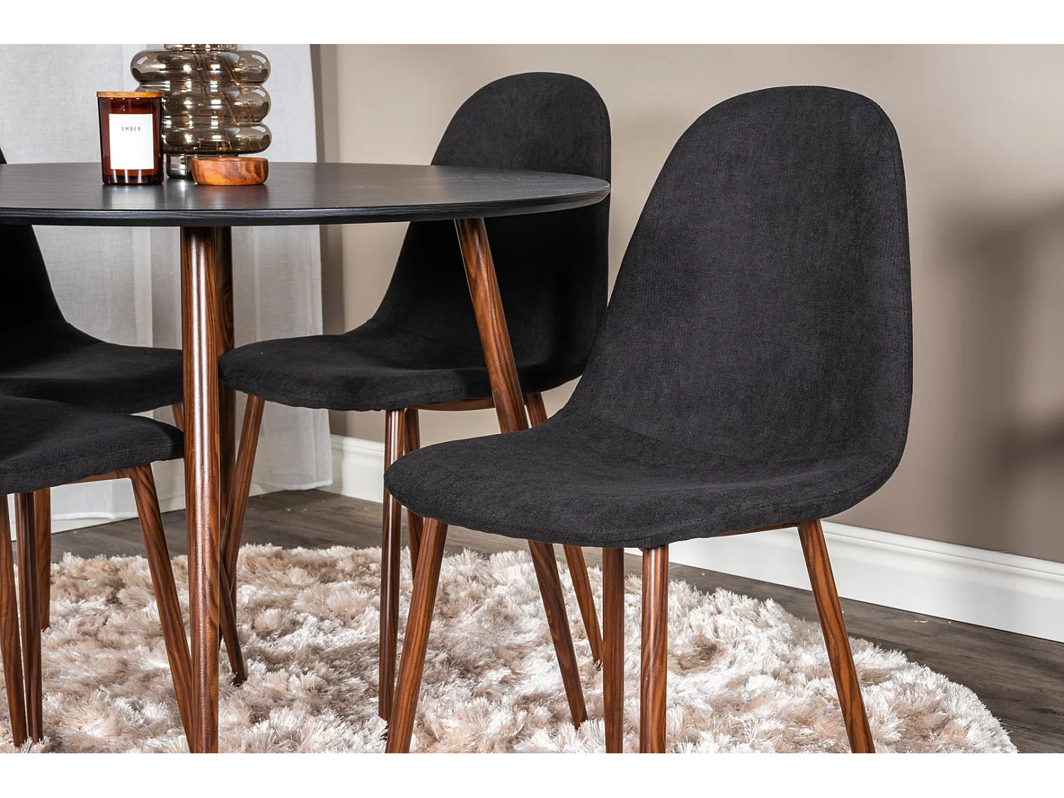 PlazaBLWA100 ensemble table, table noir et 4 Polar chaises noir.