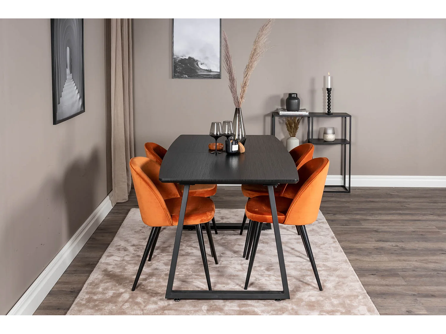 IncaBLBL eethoek eetkamertafel uitschuifbare tafel lengte cm 160 / 200 zwart en 4 Velvet eetkamerstal velours oranje, zwart.