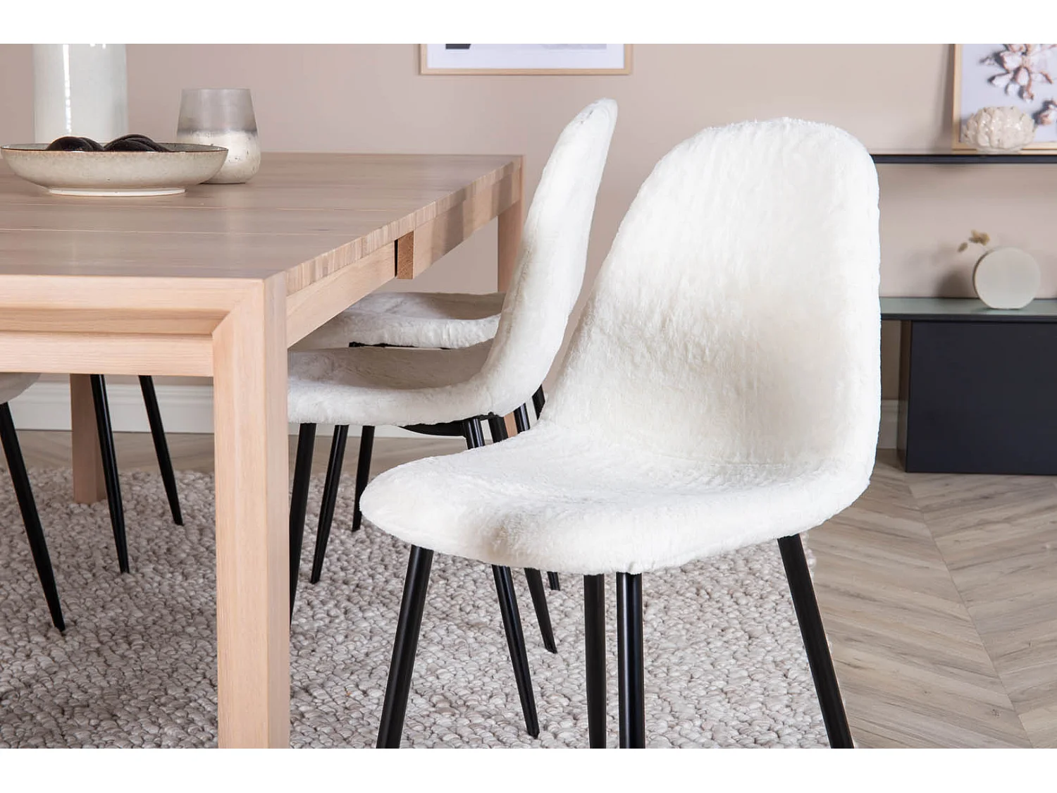 SliderWW eethoek eetkamertafel uitschuifbare tafel lengte cm 170 / 250 eik wit washeded en 6 Polar Fluff eetkamerstal Teddy wit.