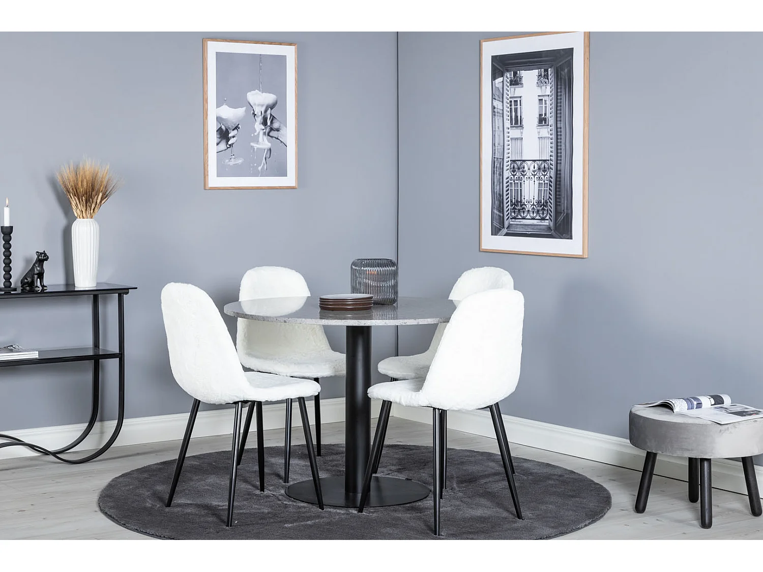 RazziaGR eethoek eetkamertafel terazzo grijs en 4 Polar Fluff eetkamerstal Teddy wit.