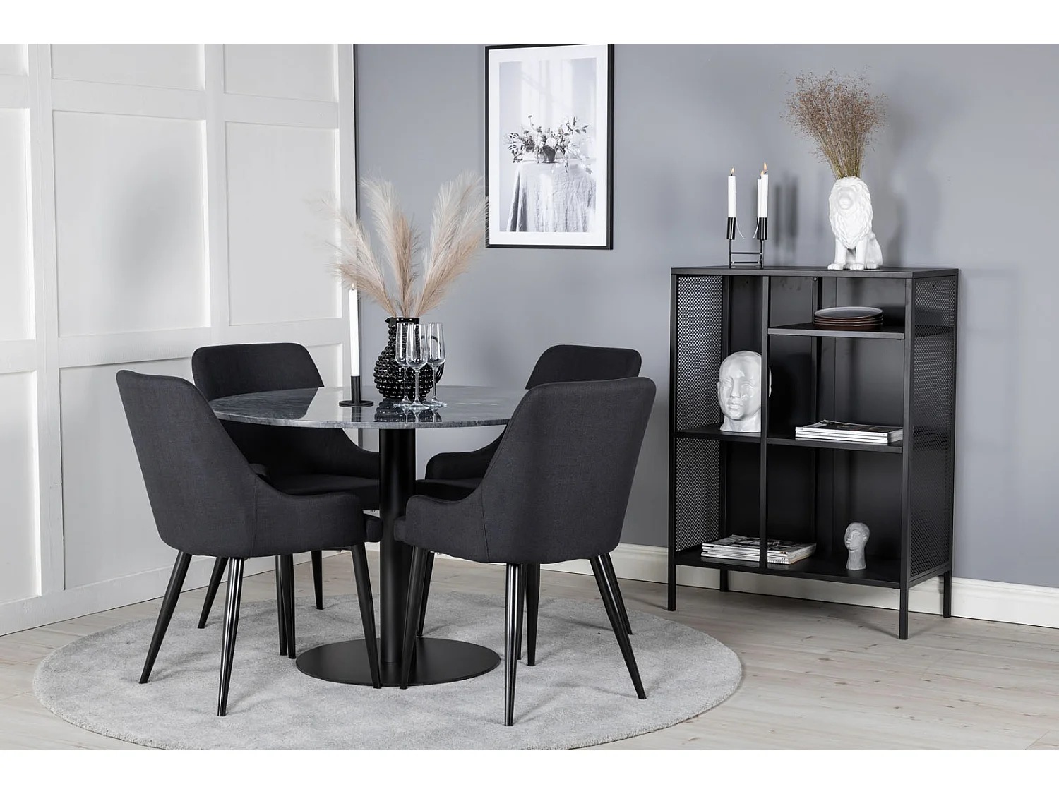 EstelleØ106BLBL eethoek eetkamertafel zwart, marmer en 4 Plaza eetkamerstal zwart.