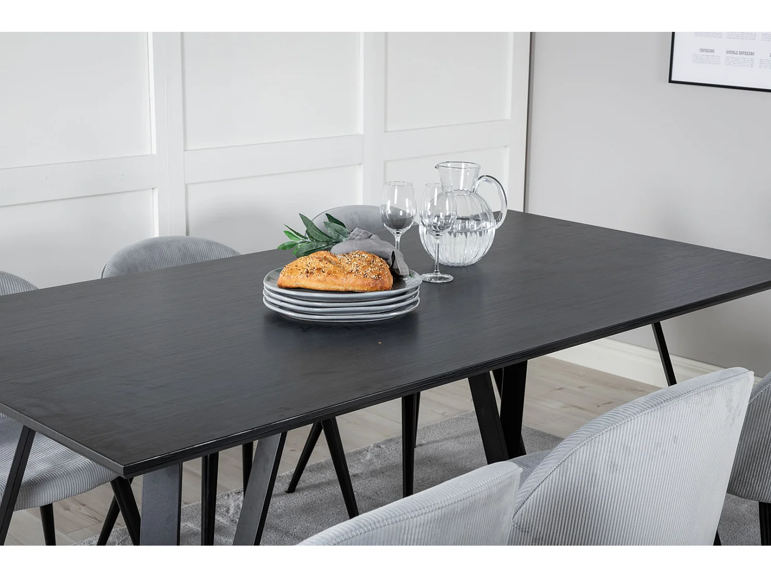 MarinaBLBL Essgruppe Esstisch schwarz und 6 Velvet Esszimmerstühle Samt hellgrau, schwarz.