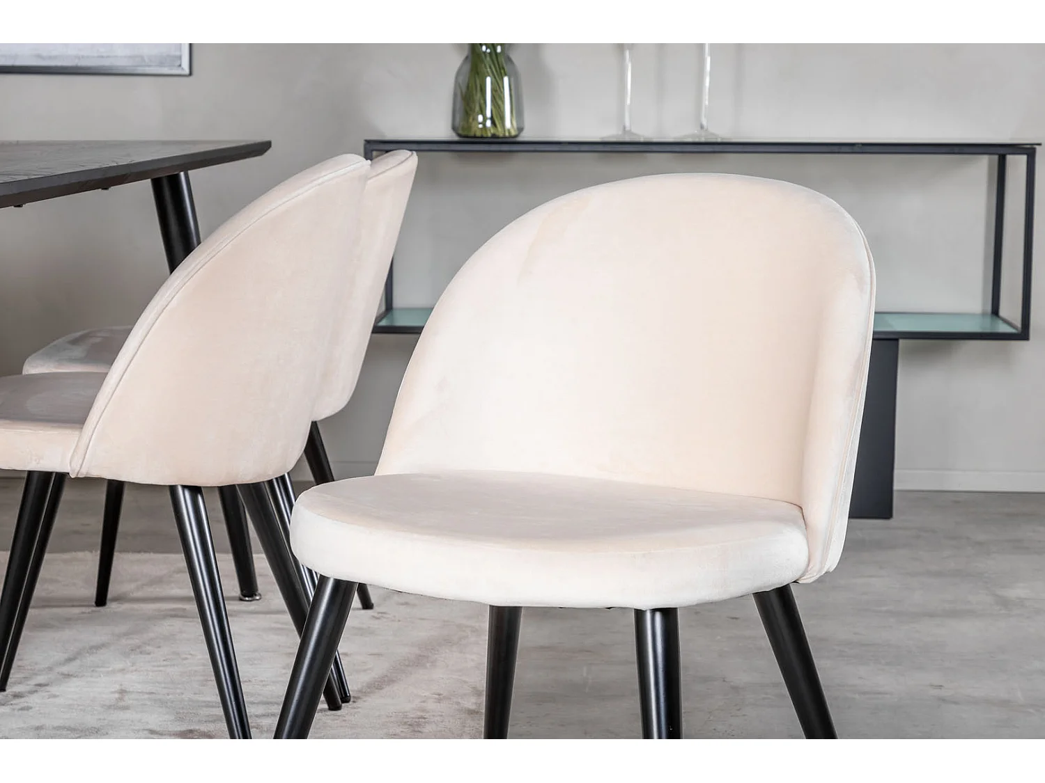 Dipp180x90BLBL ensemble table, table noir et 6 Velvet chaises Velours beige, noir.