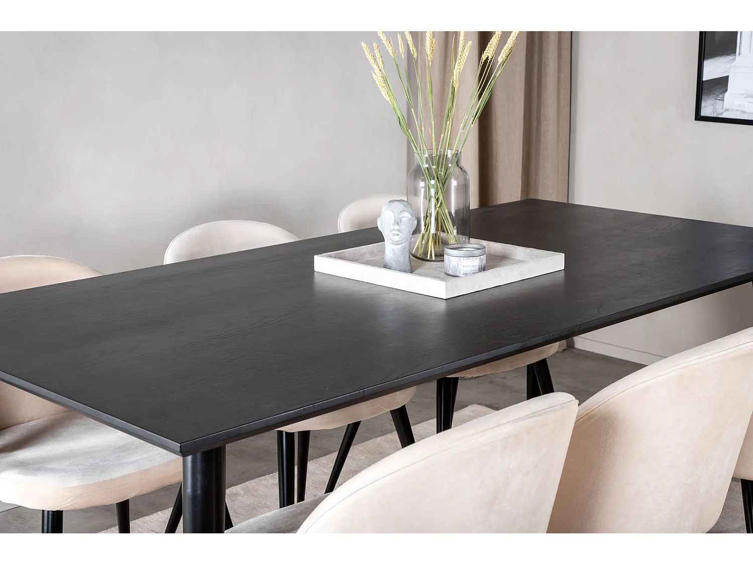 Dipp180x90BLBL eethoek eetkamertafel zwart en 6 Velvet eetkamerstal velours beige, zwart.