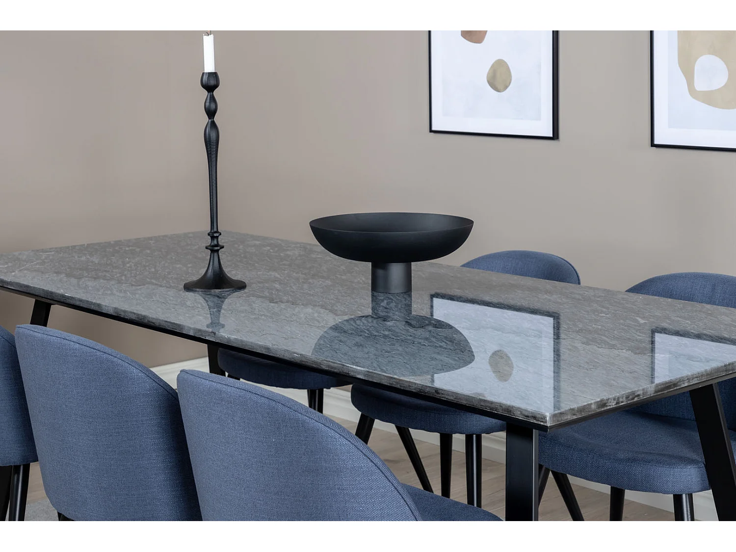 EstelleBLBL ensemble table, table noir, marbre et 6 Velvet chaises bleu.