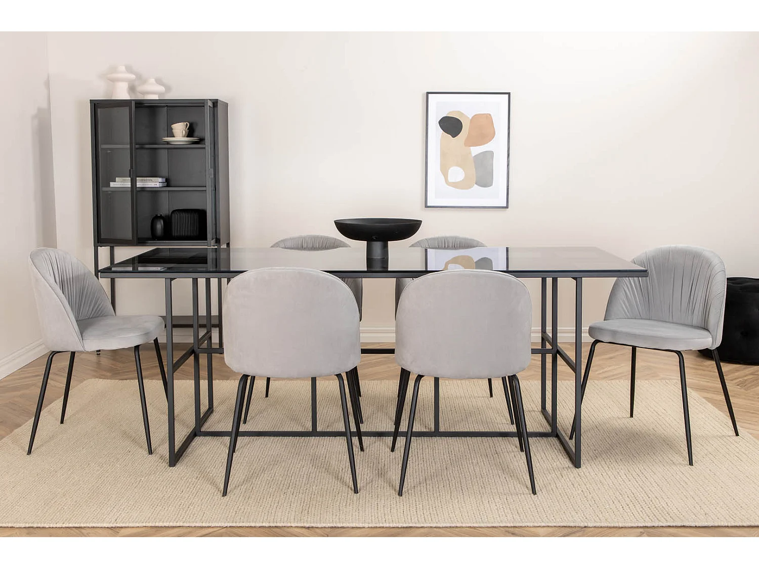 Leif eethoek eetkamertafel rokerig glas en 6 Wrinkles eetkamerstal grijs.