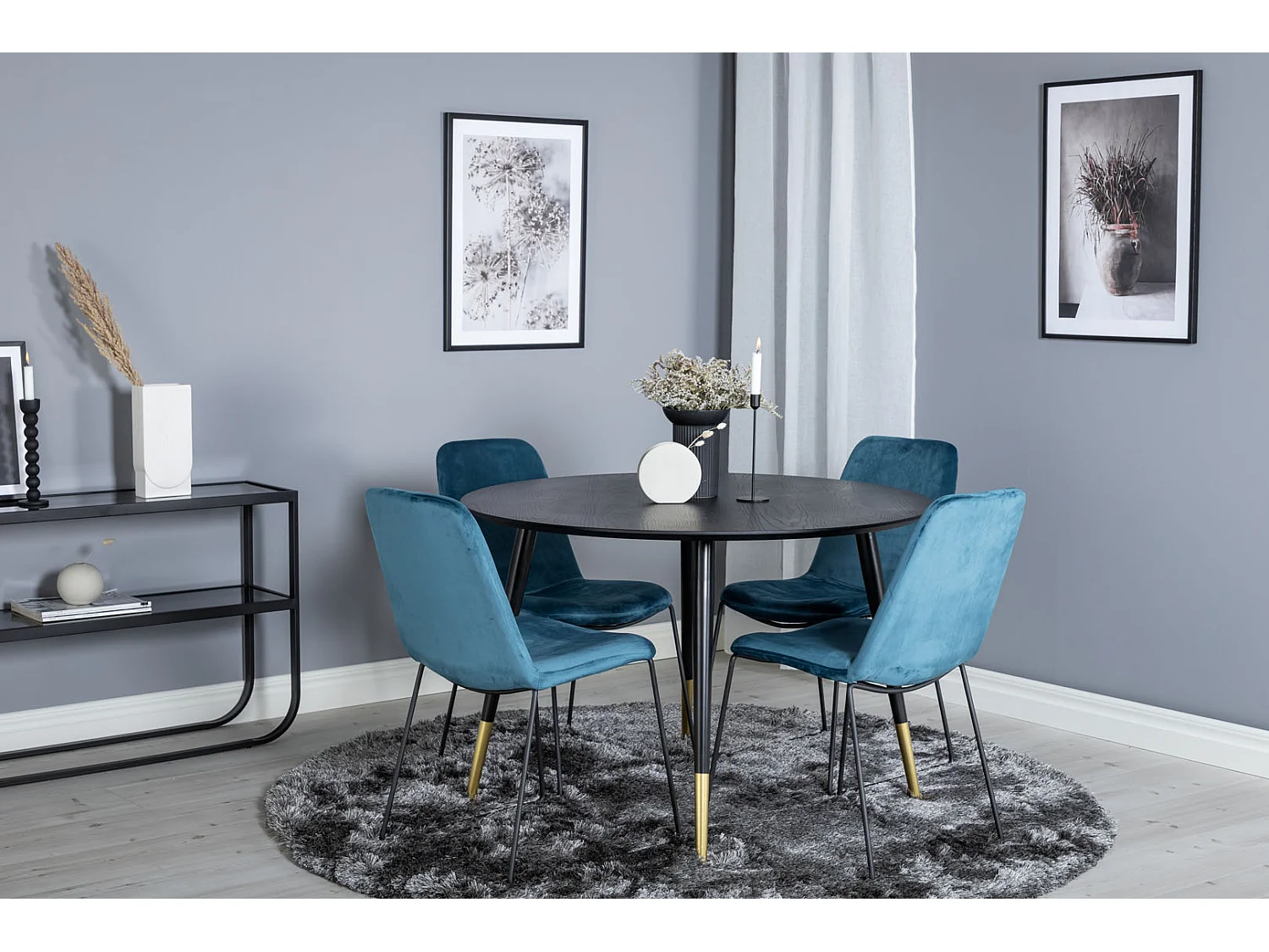 DippØ115BLBR ensemble table, table noir et 4 Muce chaises Velours bleu.