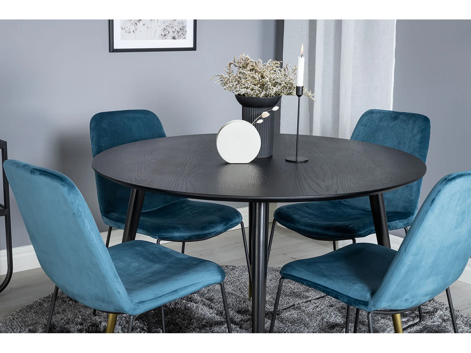 DippØ115BLBR ensemble table, table noir et 4 Muce chaises Velours bleu.