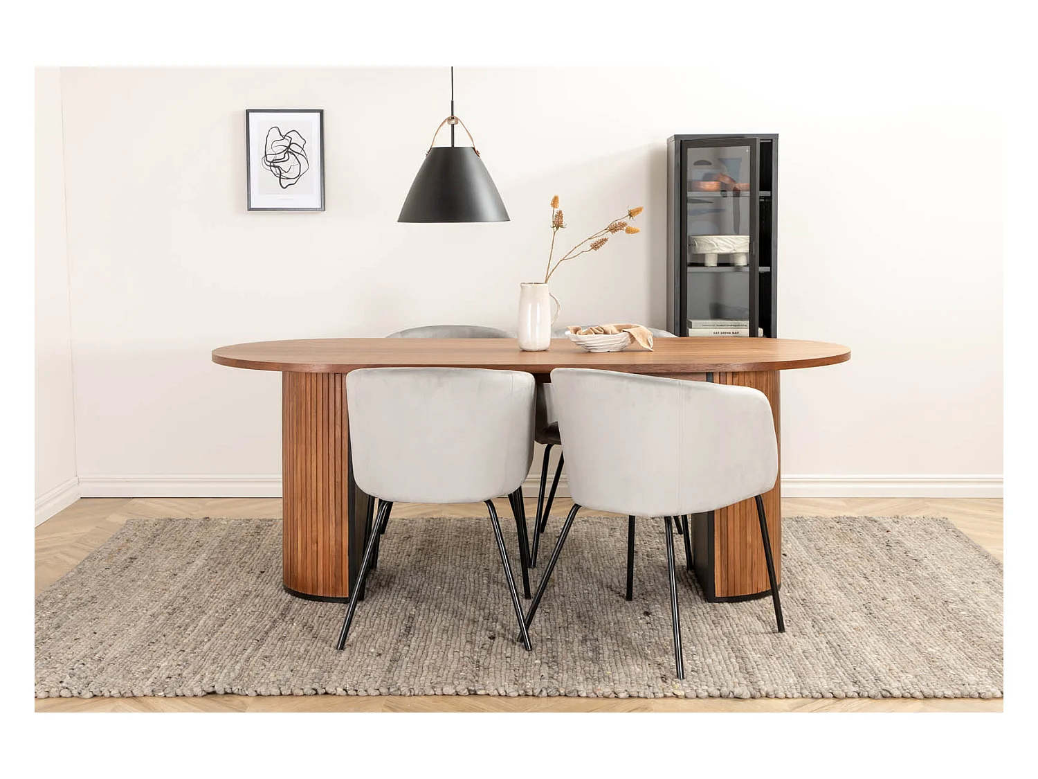 BiancaWA ensemble table, table noyer décor et 4 Berit chaises Velours gris.