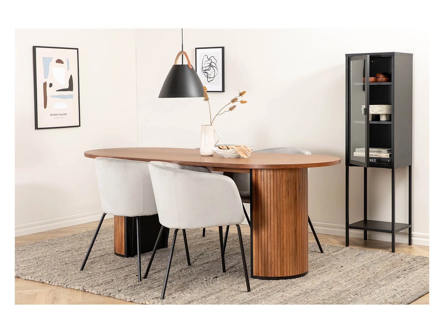 BiancaWA ensemble table, table noyer décor et 4 Berit chaises Velours gris.