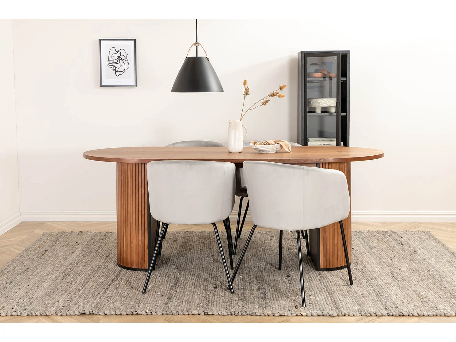 BiancaWA ensemble table, table noyer décor et 4 Berit chaises Velours gris.