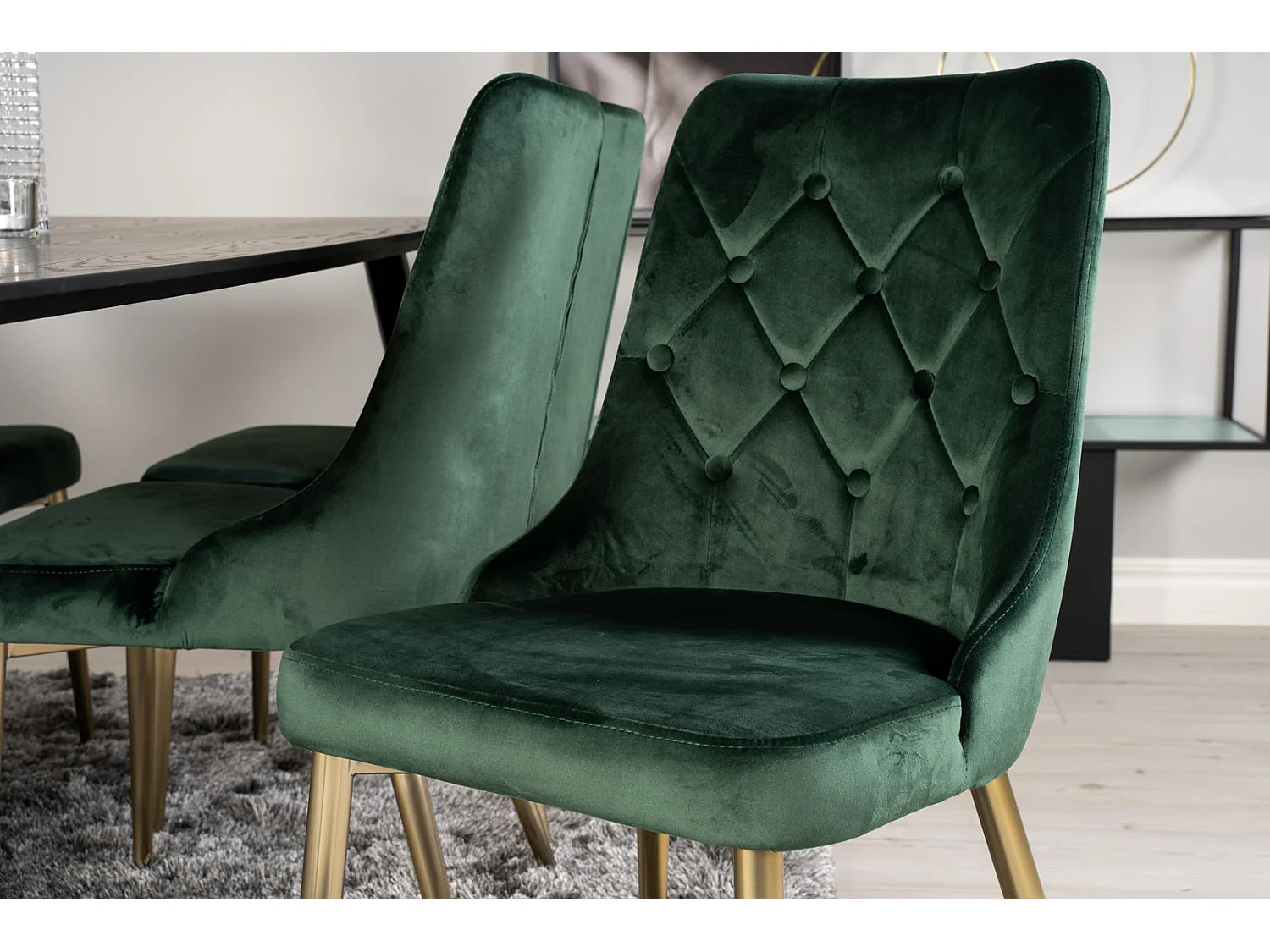 Dipp180x90BLBR ensemble table, table noir et 6 Velvet Deluxe chaises Velours vert, laiton décor.