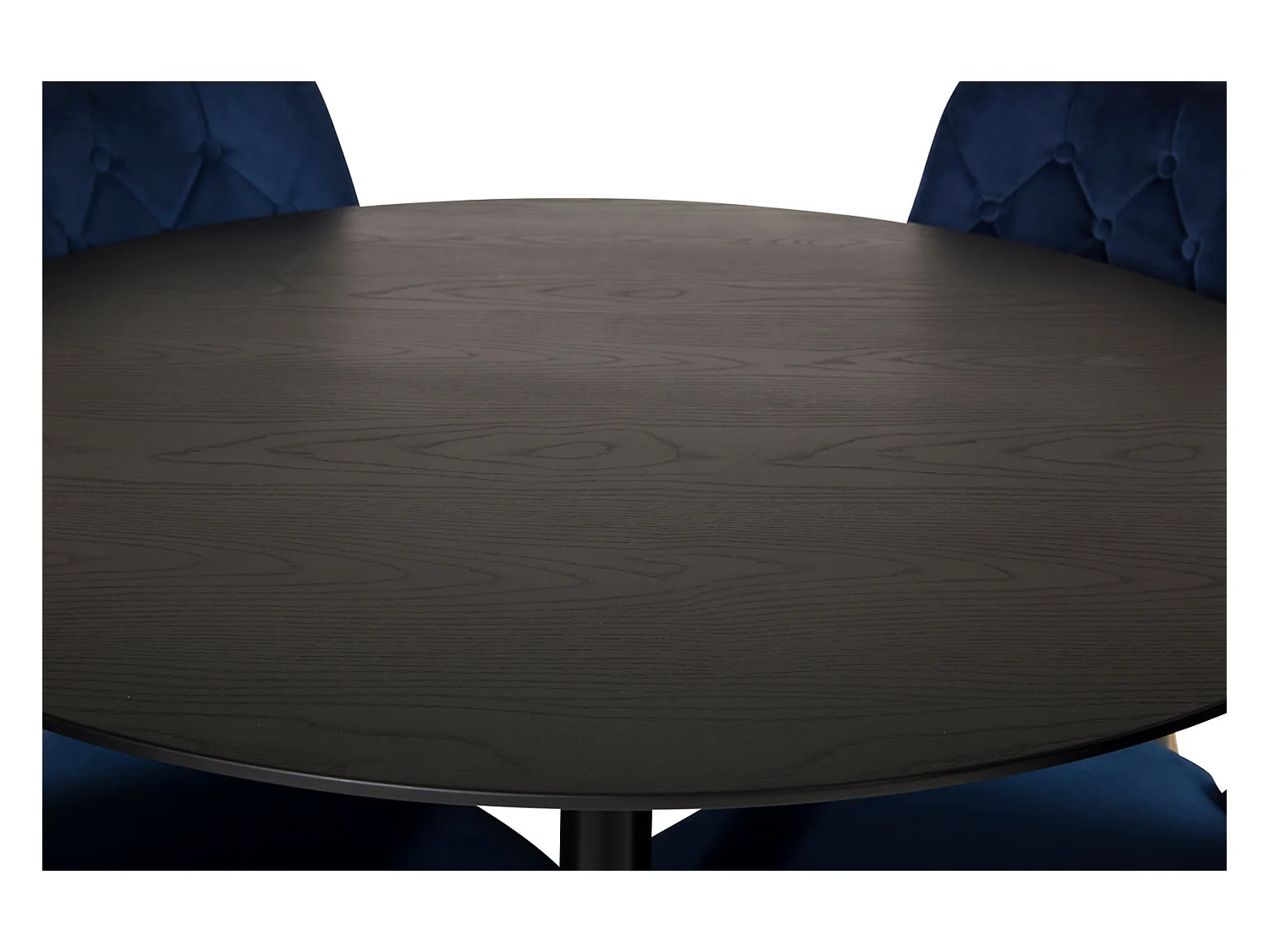 DippØ115BLBR eethoek eetkamertafel zwart en 4 Velvet Deluxe eetkamerstal velours blauw, messing decor.