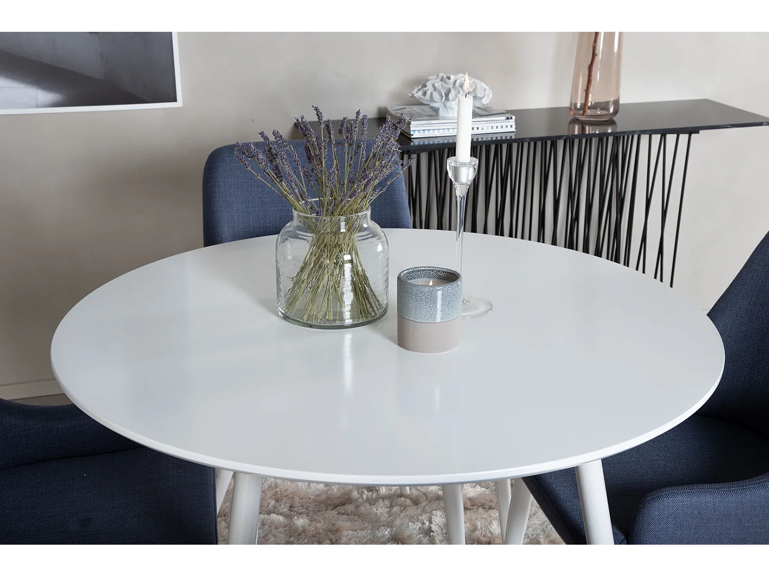 PlazaWHWH100 eethoek eetkamertafel wit en 4 Plaza eetkamerstal blauw, wit.