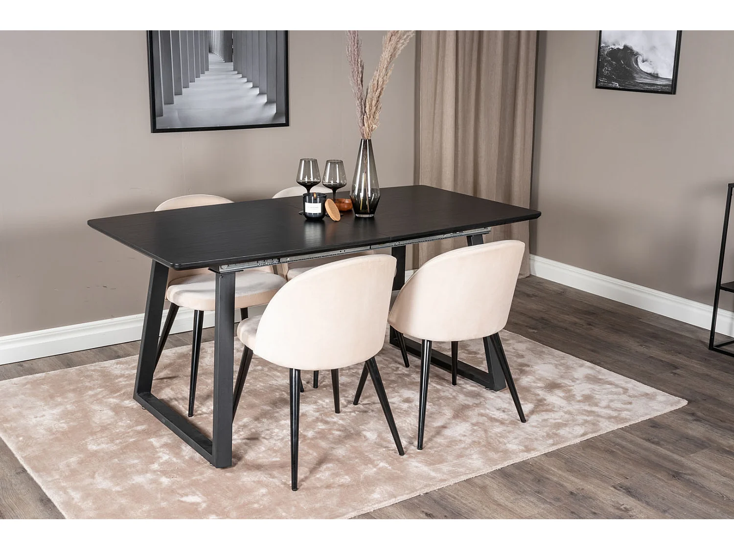 IncaBLBL ensemble table, table extensible longueur cm160 / 200 noir et 4 Velvet chaises Velours beige, noir.
