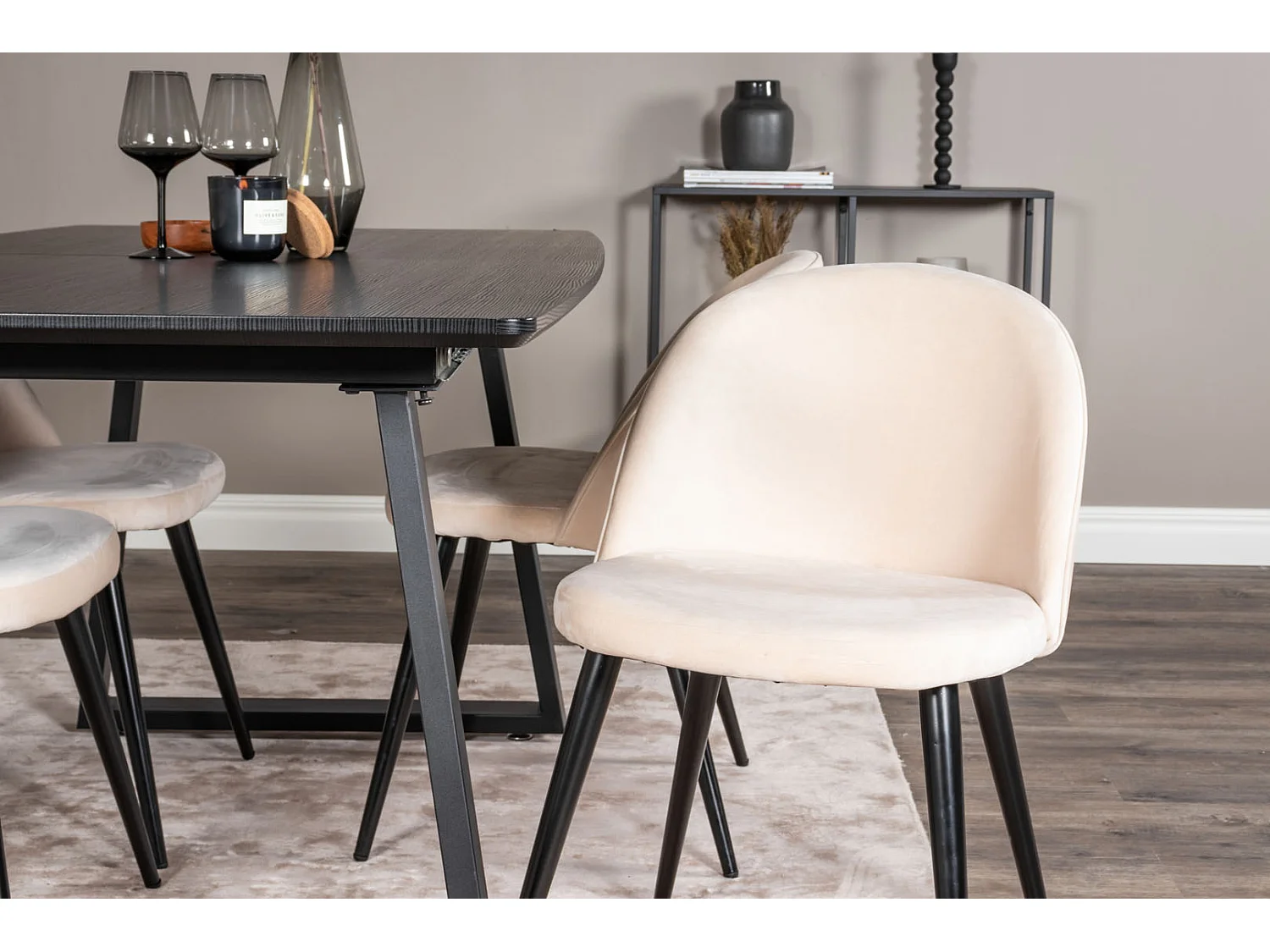 IncaBLBL ensemble table, table extensible longueur cm160 / 200 noir et 4 Velvet chaises Velours beige, noir.