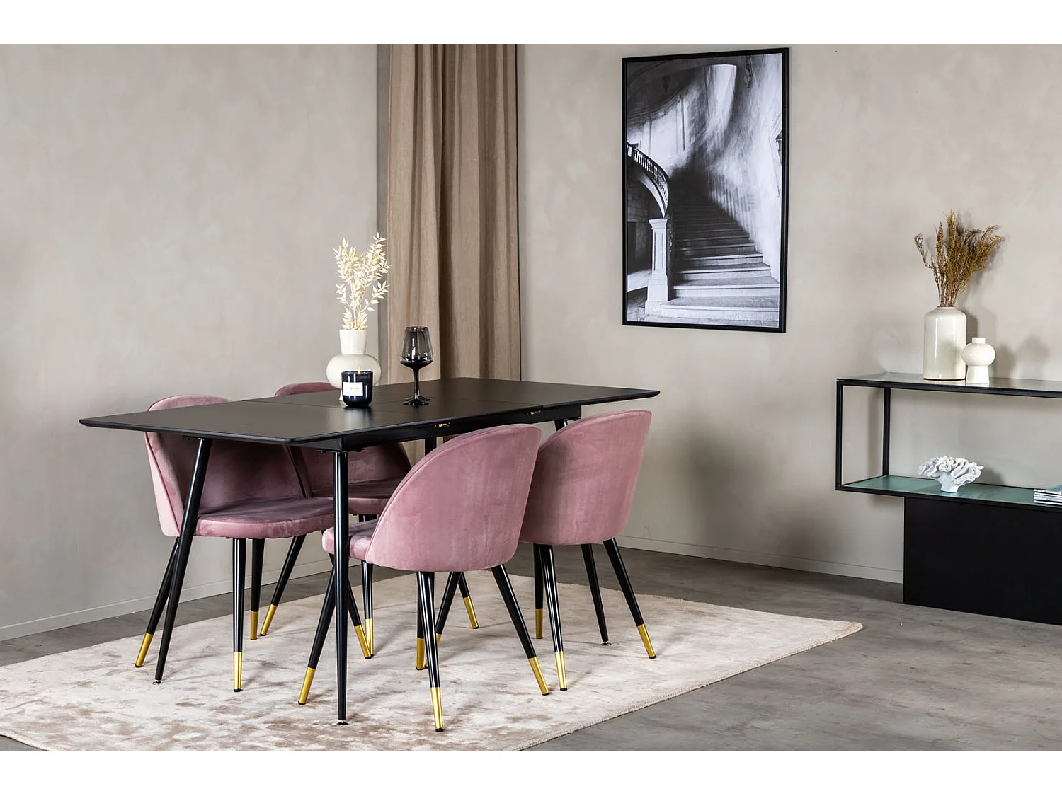 SilarBLExt ensemble table, table extensible longueur cm120 / 160 noir et 4 Velvet chaises Velours rose, noir, laiton décor.