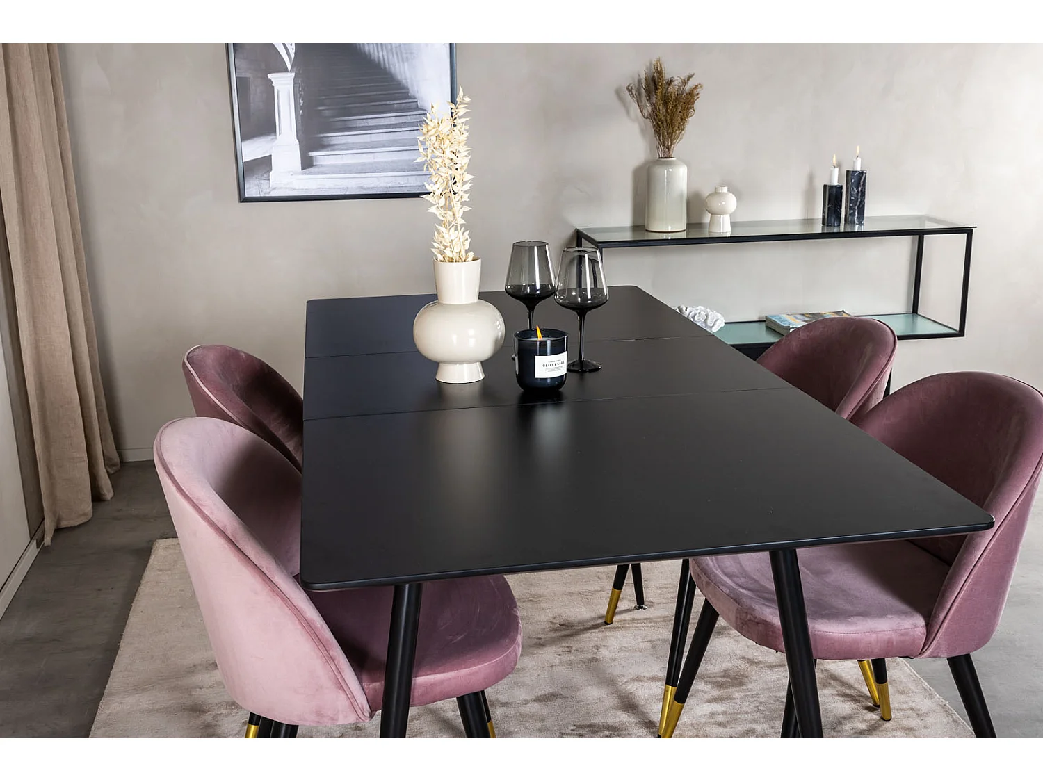 SilarBLExt ensemble table, table extensible longueur cm120 / 160 noir et 4 Velvet chaises Velours rose, noir, laiton décor.