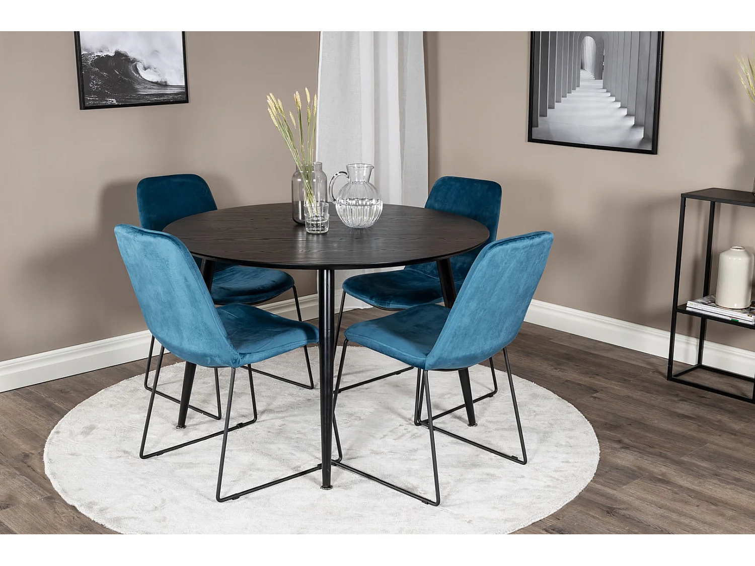 DippØ115BLBL ensemble table, table noir et 4 Muce chaises Velours bleu.