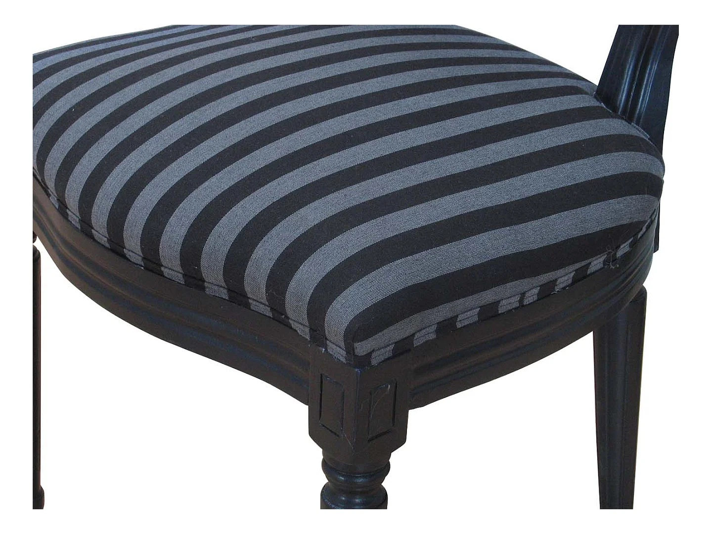 Rokoko/Amaretta Chaise de salle à manger, noir antique, tissu noir rayé.