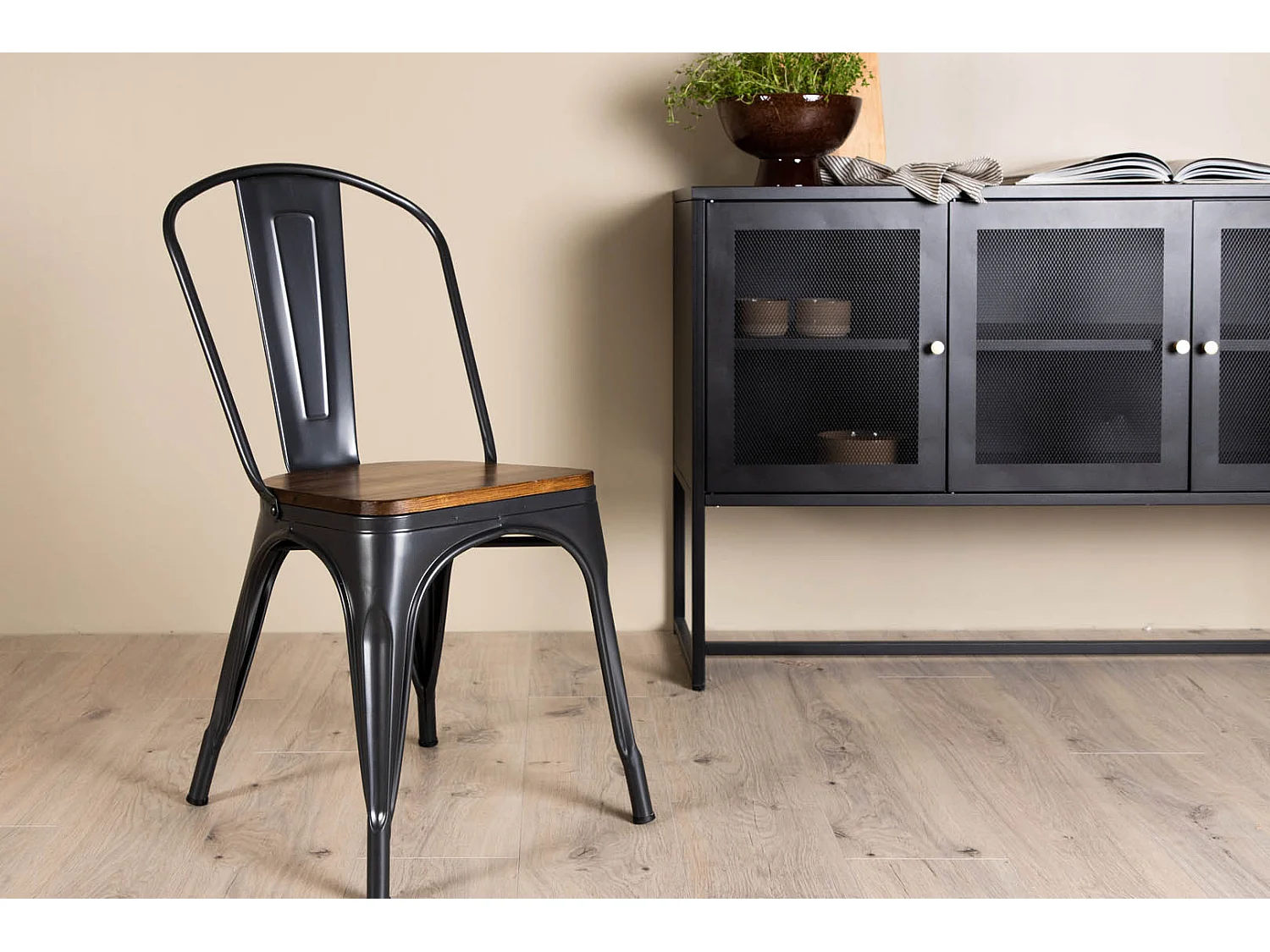 Tempe chaise de salle à manger métal marron.