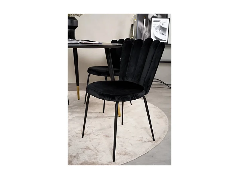 Silla de comedor Limhamn en terciopelo negro.