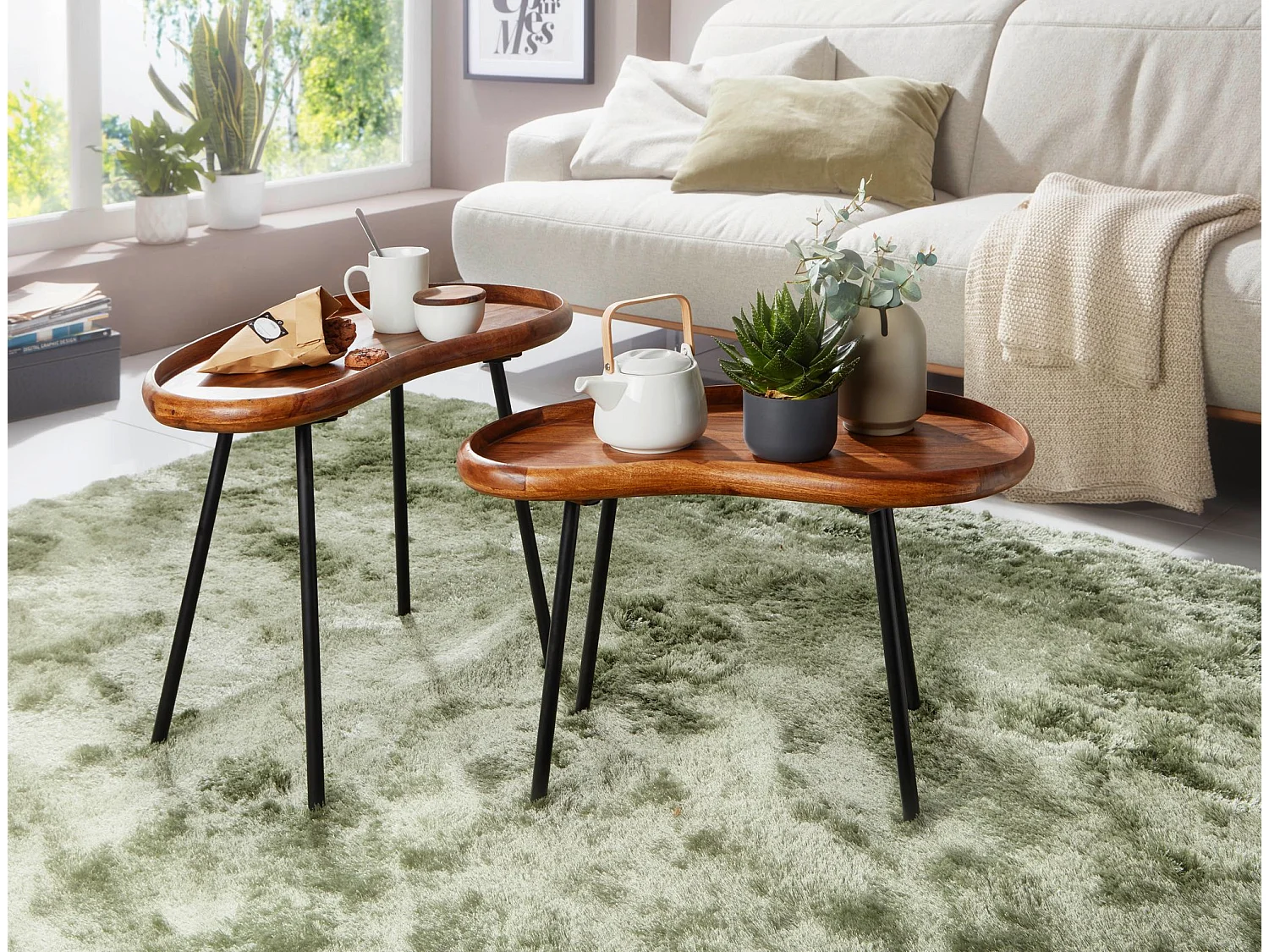 Couchtisch SV51466 Sheesham Tisch mit Metallbeinen Retro Sofatisch klein