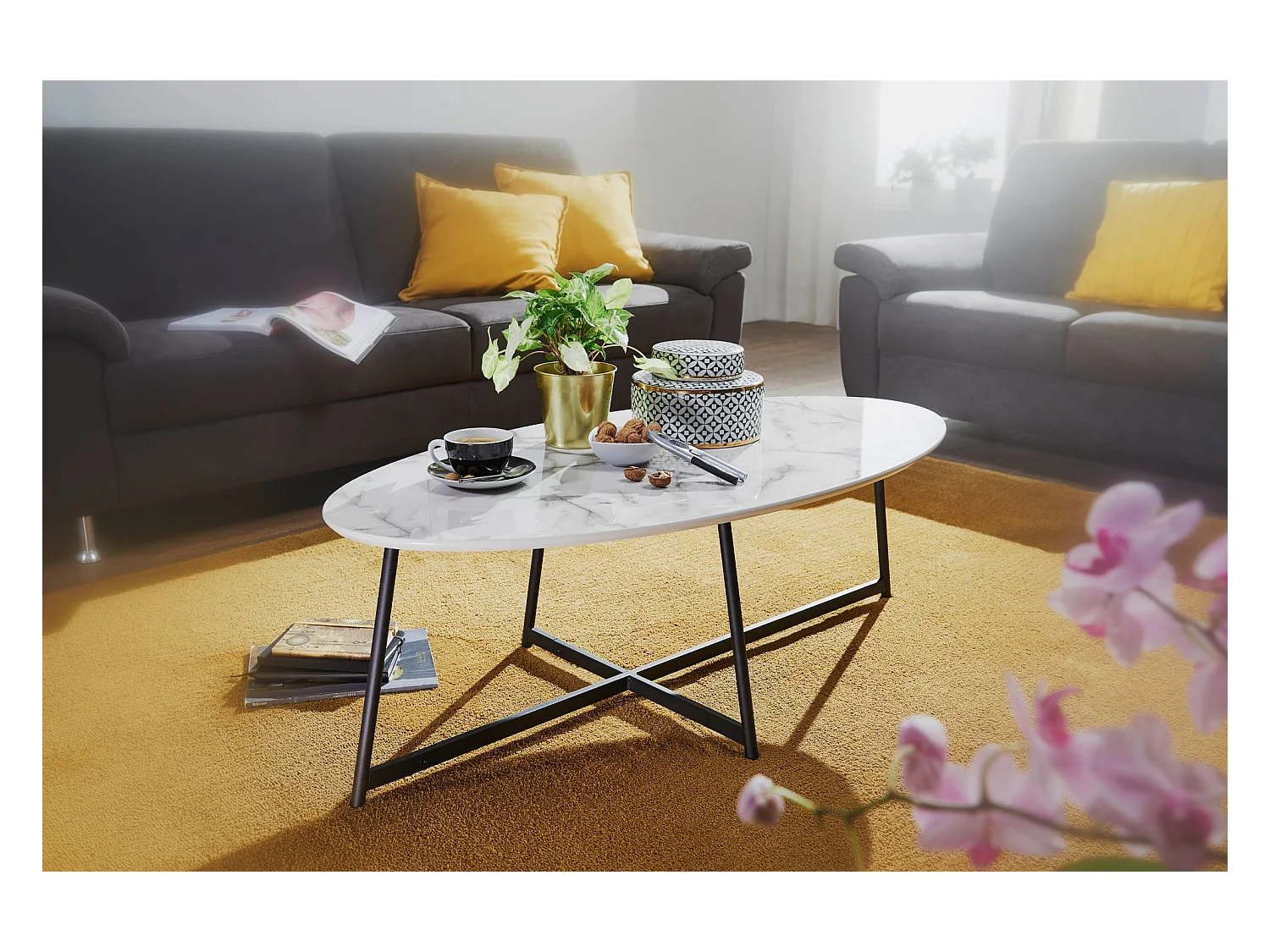 table basse table de salon ovale aspect marbre table d'appoint blanche en métal