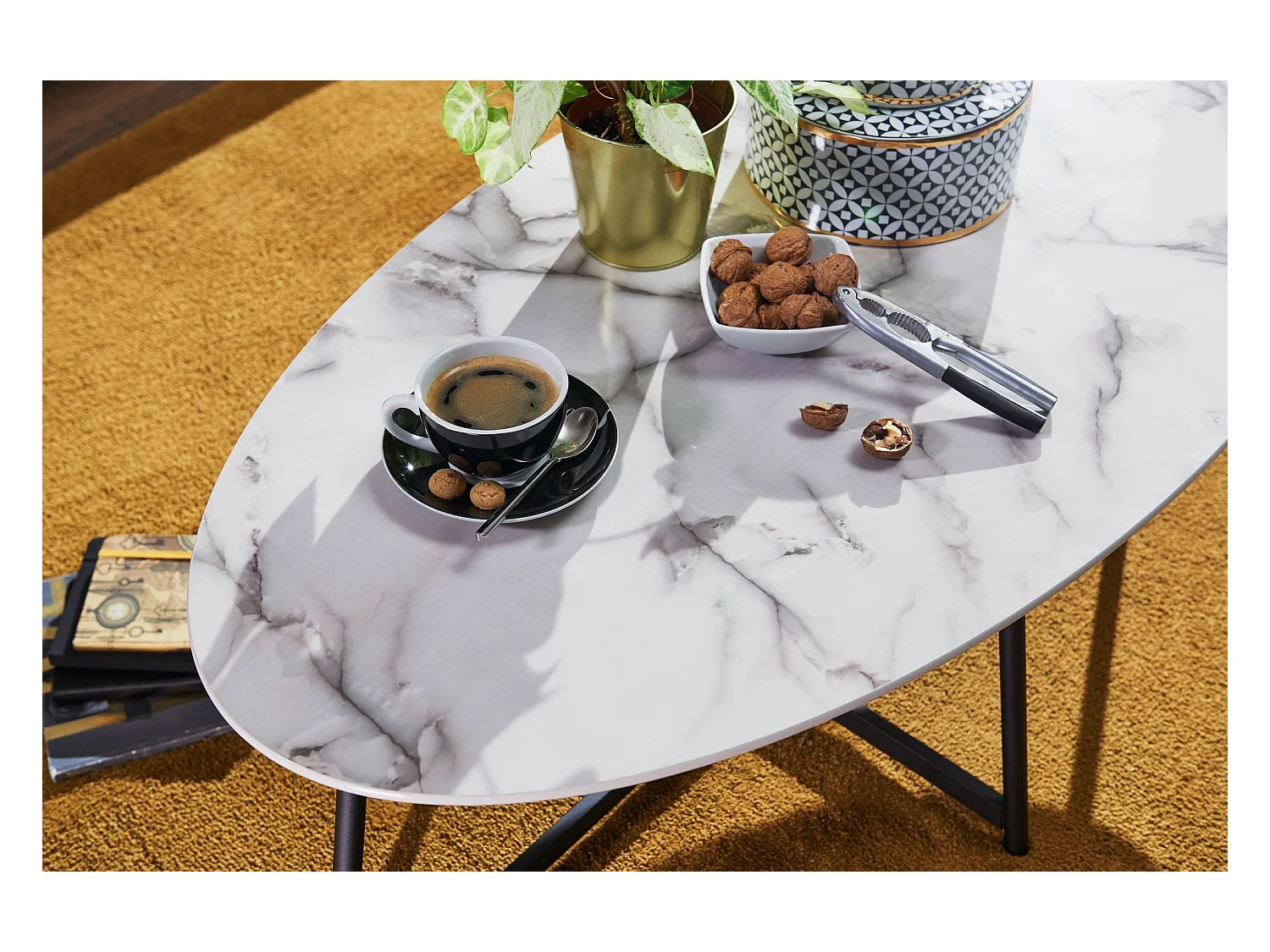 table basse table de salon ovale aspect marbre table d'appoint blanche en métal